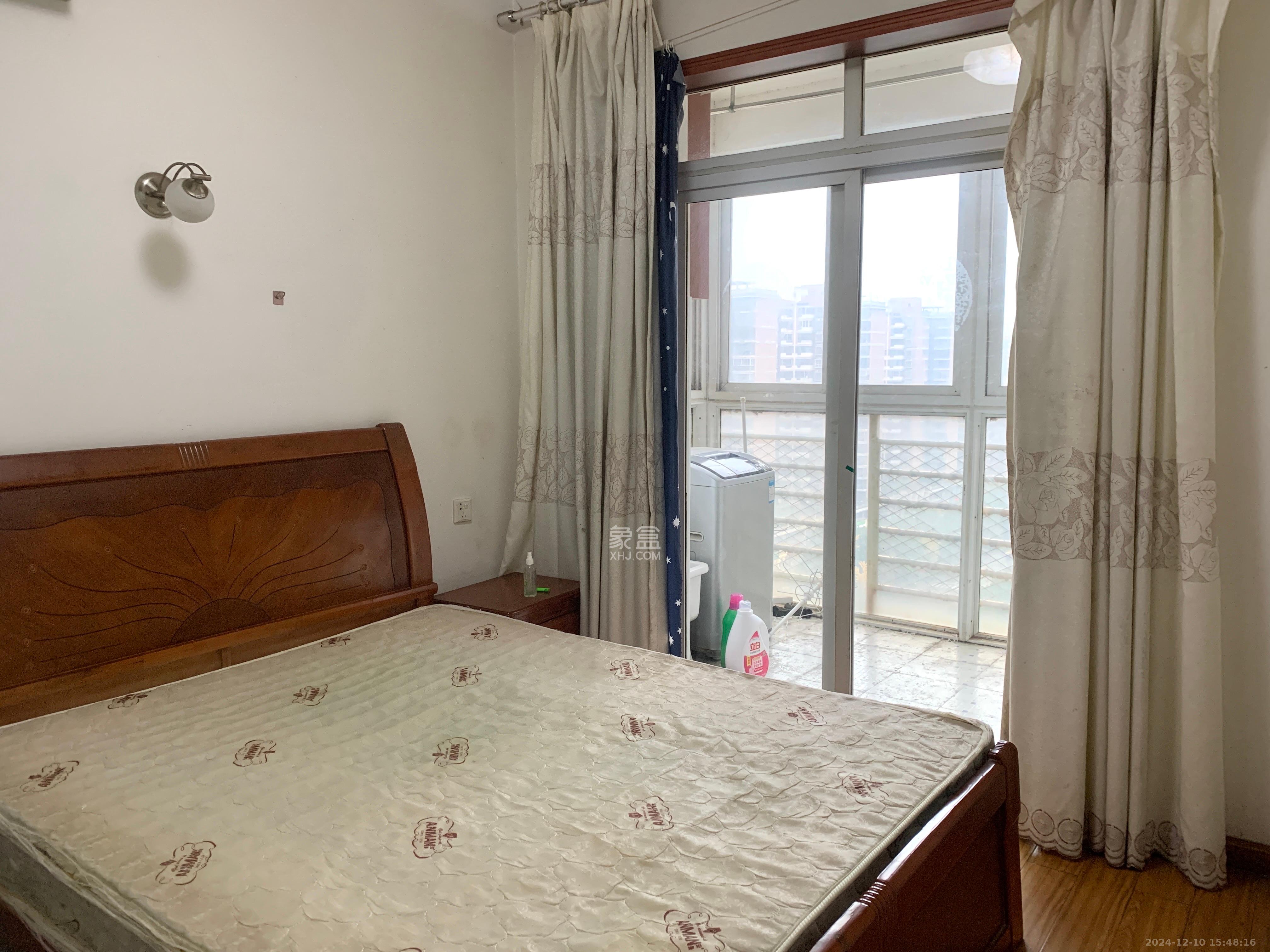 圣力华苑  3室2厅1卫   1500.00元/月室内图