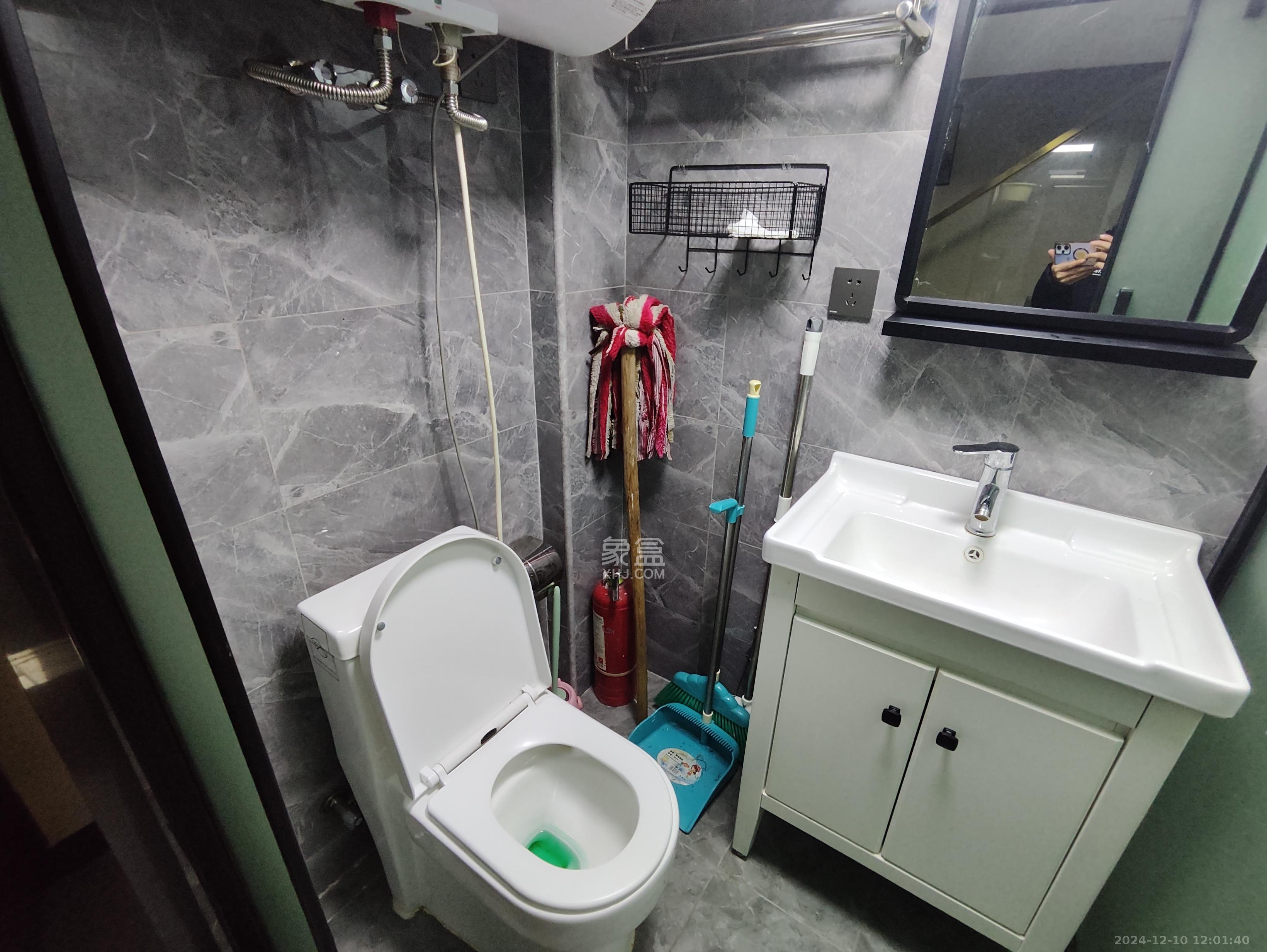 弘坤云寓  1室0厅0卫   2100.00元/月室内图