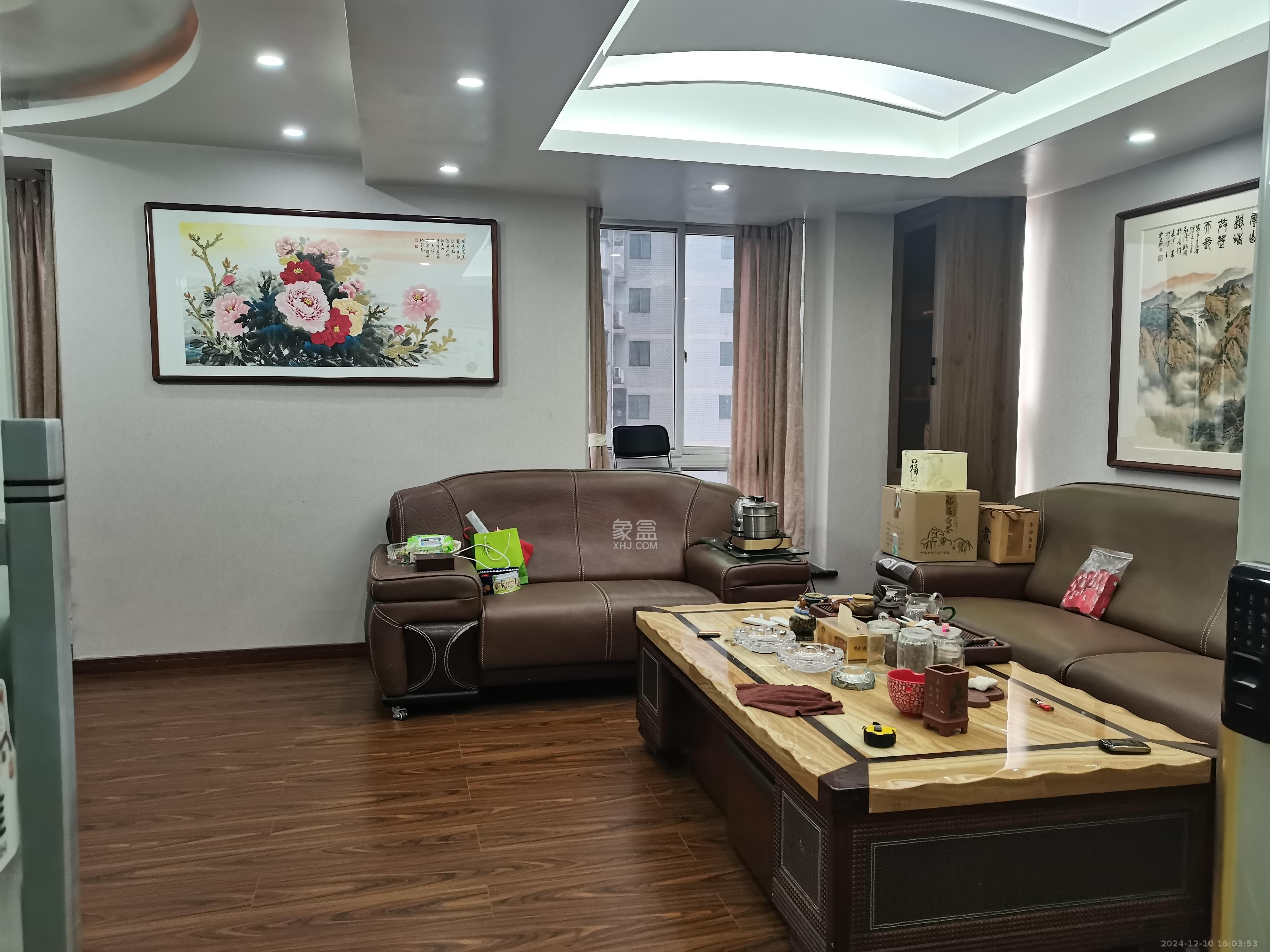 新世纪花苑 4室2厅1卫 5500.0元/月 新世纪花苑 4室2厅1卫 5500.0元/月室内图