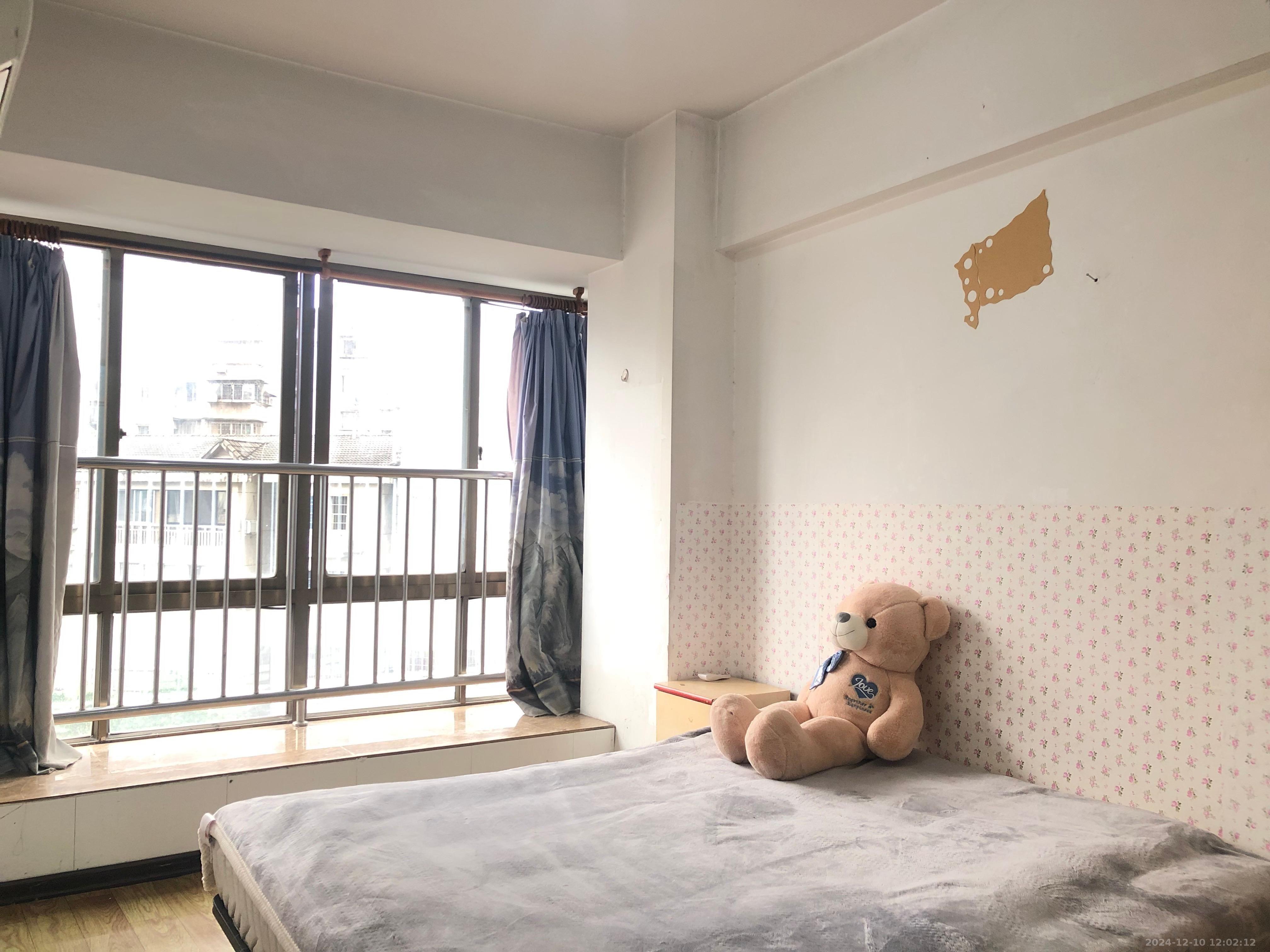 现代城 1室1厅1卫 800.0元/月 现代城 1室1厅1卫 800.0元/月室内图