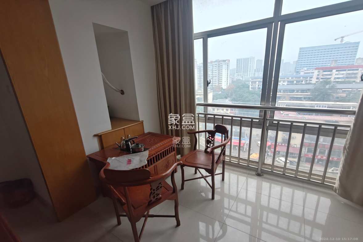 观湖公寓  1室1厅1卫    2300.0元/月 观湖公寓  1室1厅1卫    2300.0元/月室内图