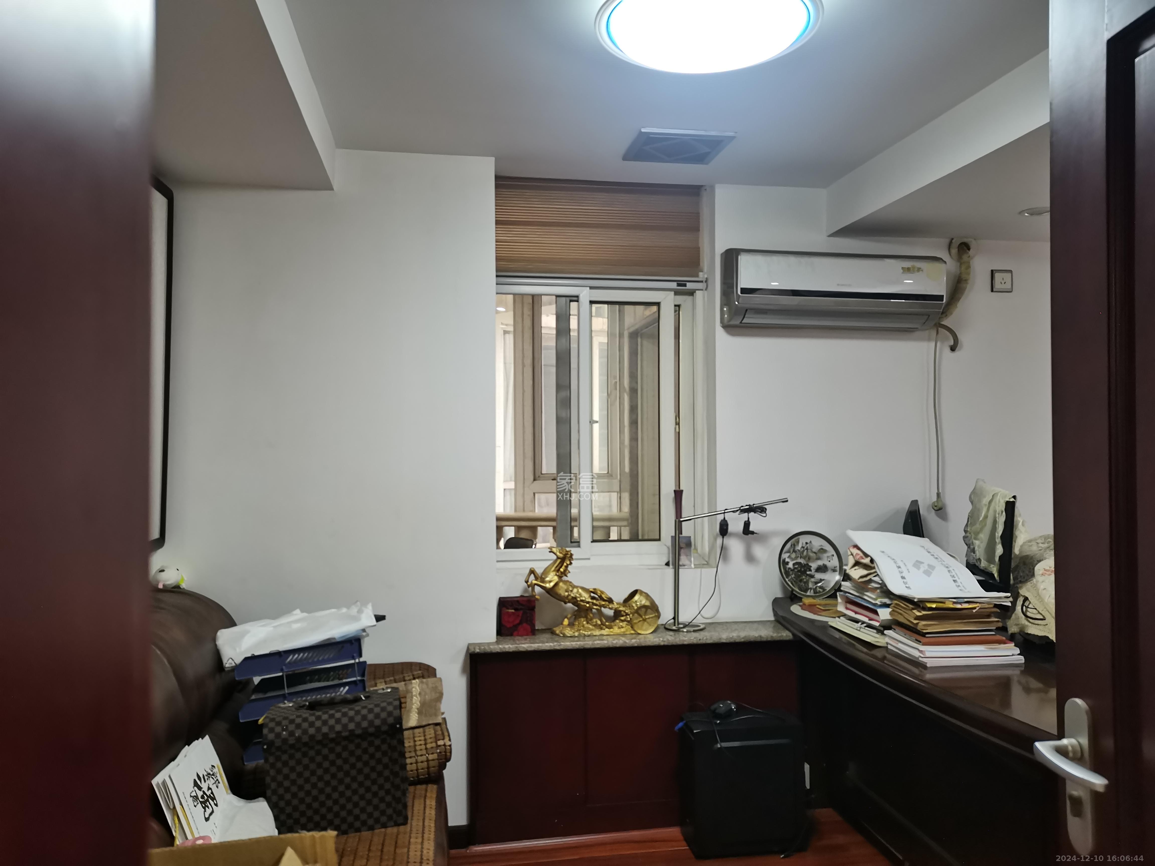 新世纪花苑 4室2厅1卫 5500.0元/月 新世纪花苑 4室2厅1卫 5500.0元/月室内图