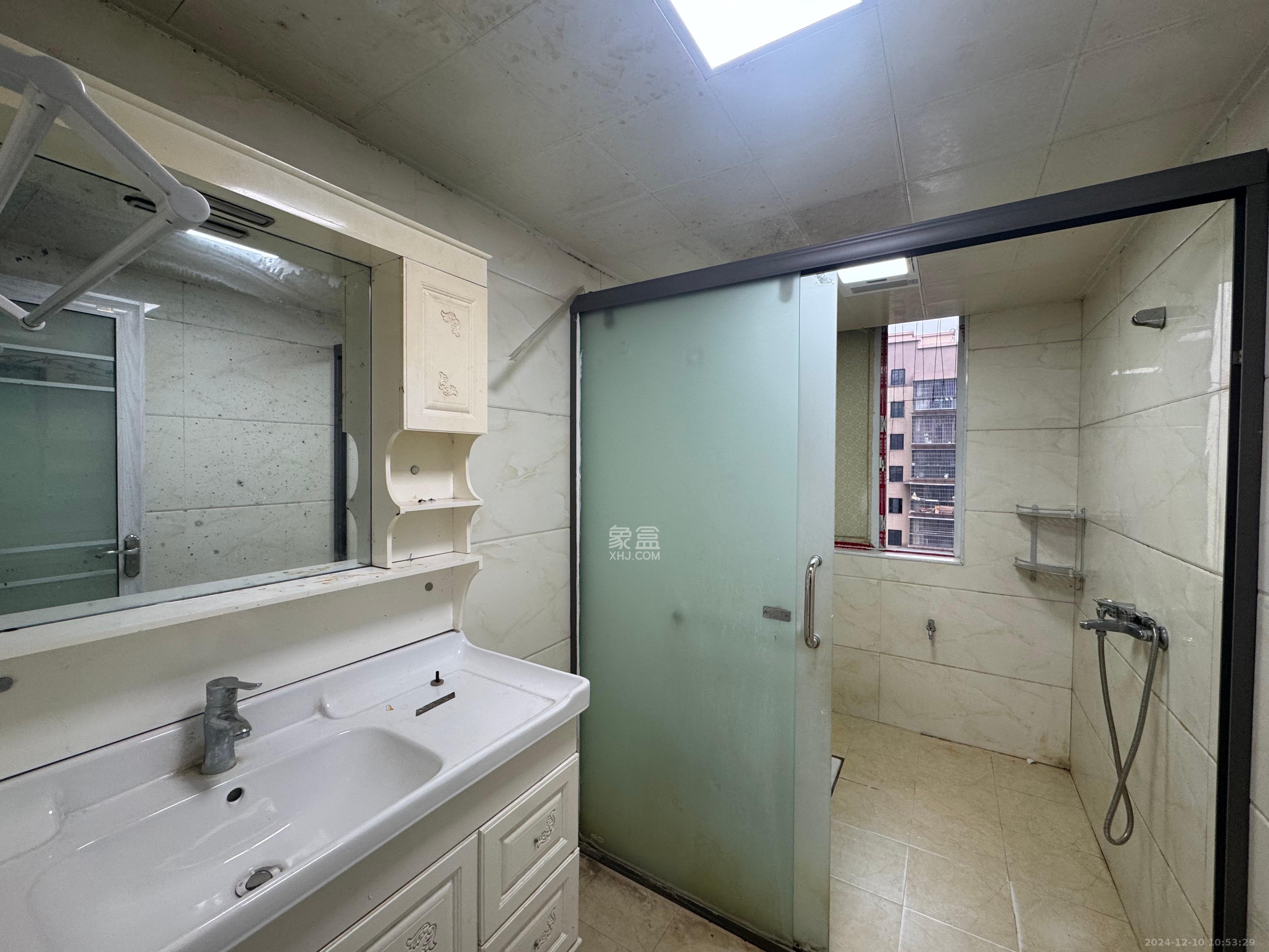 星城新宇莲景苑 1室2厅1卫 2600.0元/月 星城新宇莲景苑 1室2厅1卫 2600.0元/月室内图