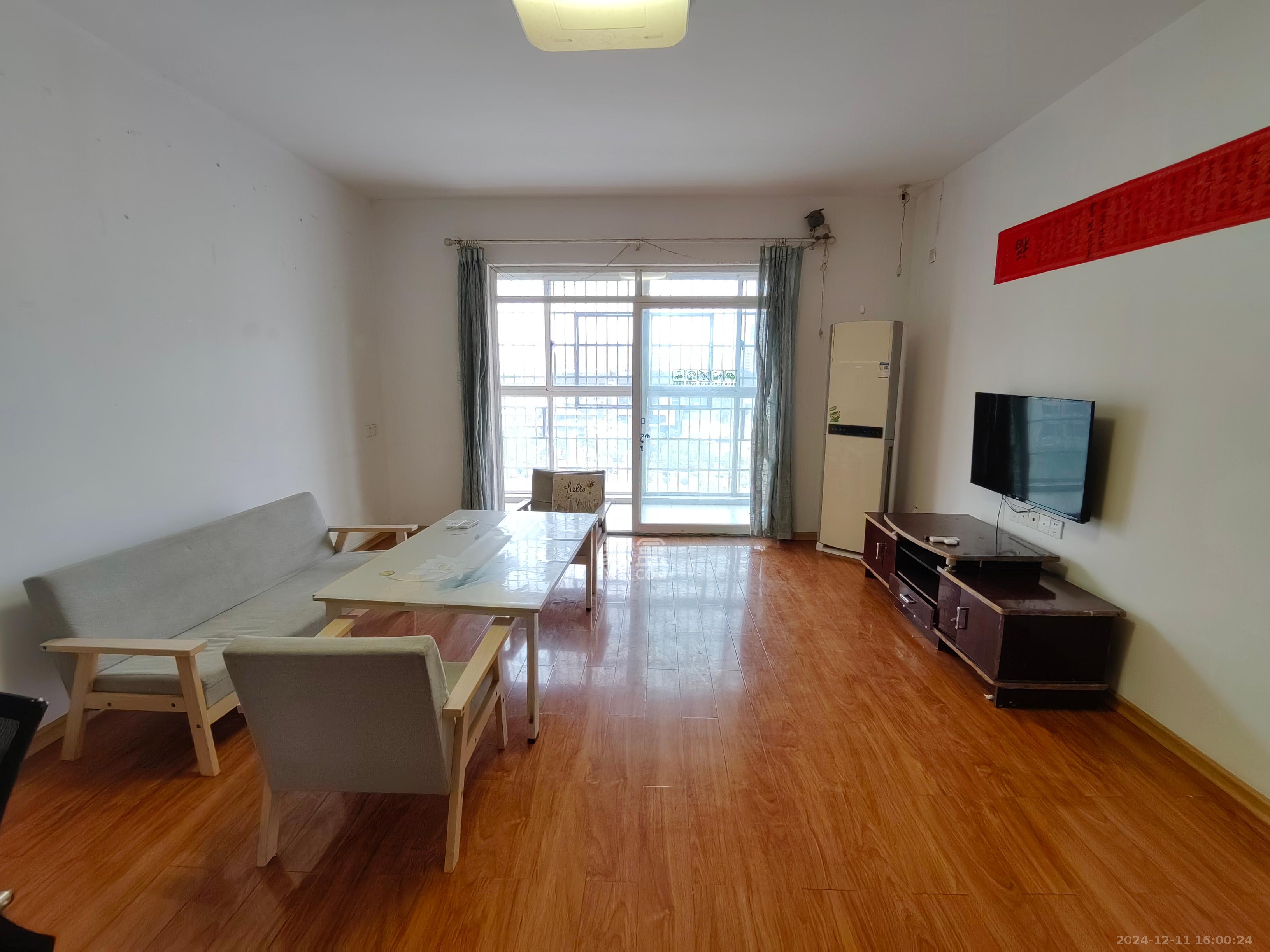 理工大学职工单位房青年汇 3室2厅2卫 2300.0元/月 理工大学职工单位房青年汇 3室2厅2卫 2300.0元/月室内图