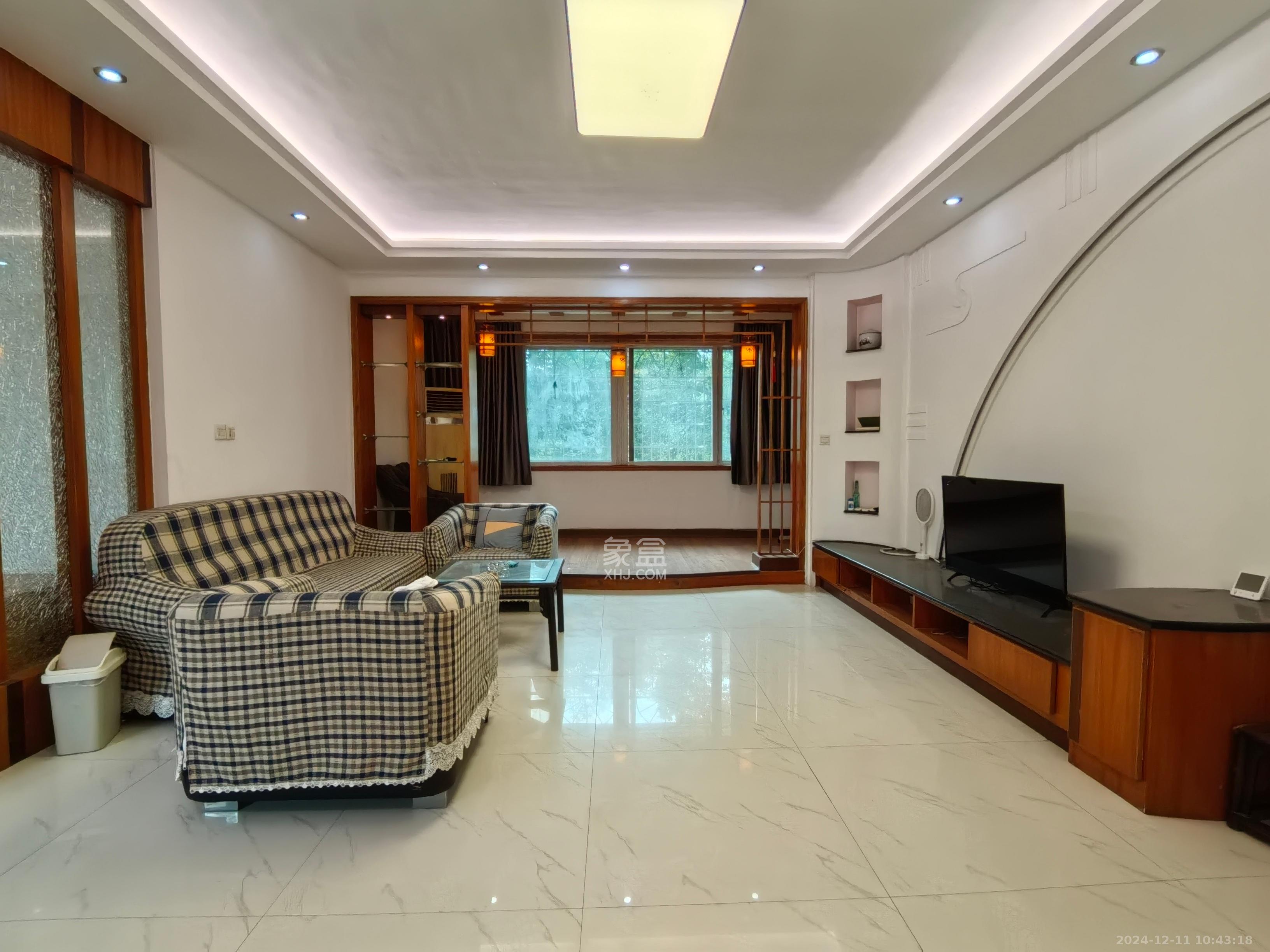 下大垅干部宿舍小区 3室2厅2卫 3200.0元/月 下大垅干部宿舍小区 3室2厅2卫 3200.0元/月室内图