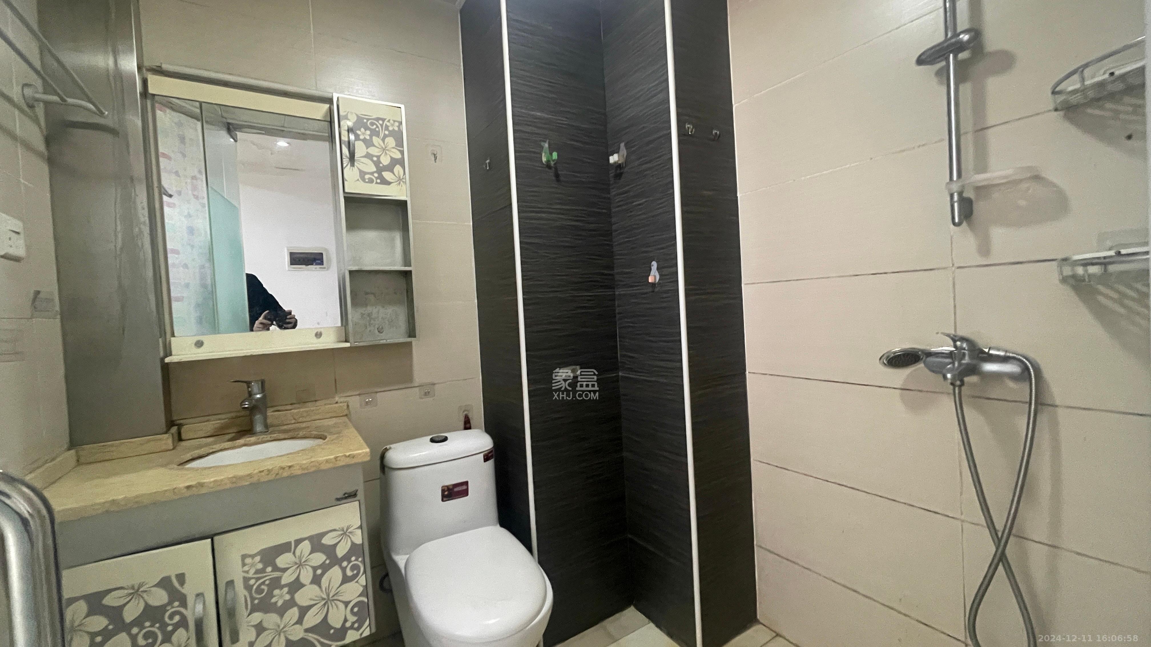 水岸世景  1室1厅1卫   1200.00元/月室内图