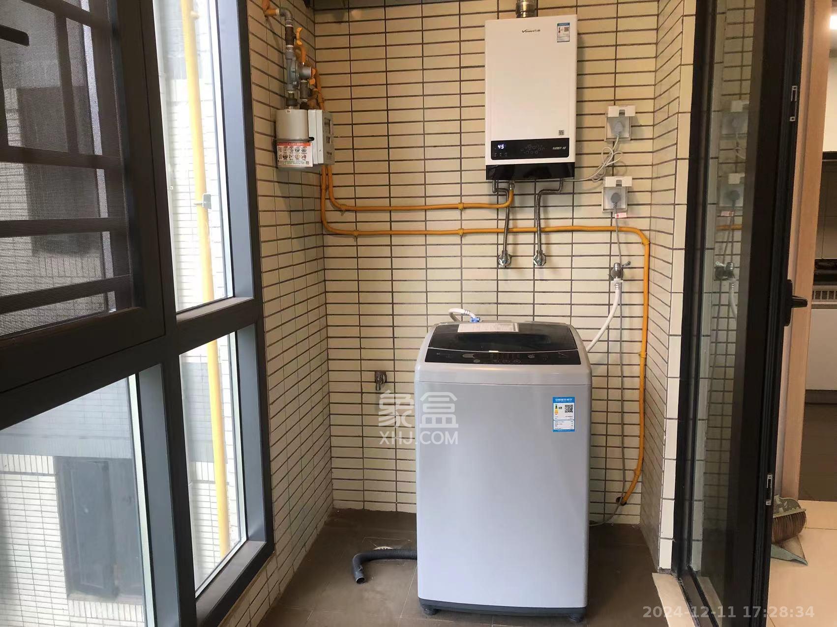 时代年华  4室2厅2卫    2600.0元/月 时代年华  4室2厅2卫    2600.0元/月室内图