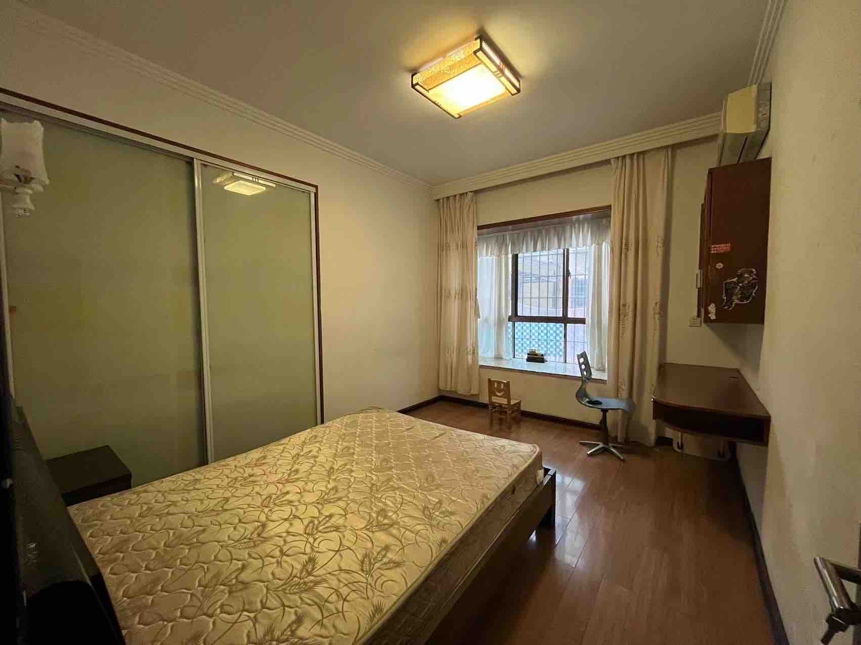 三中教师村  2室1厅1卫    1200.0元/月室内图