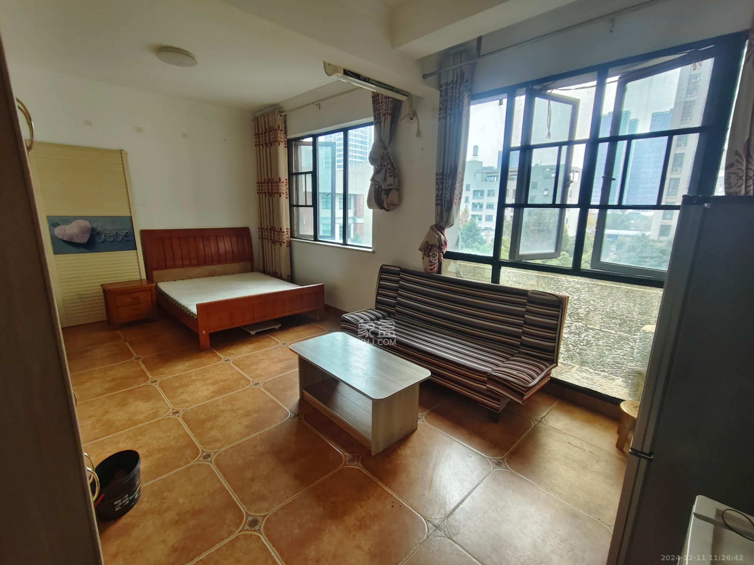 嘉顺苑 1室1厅1卫 1300.0元/月 嘉顺苑 1室1厅1卫 1300.0元/月室内图