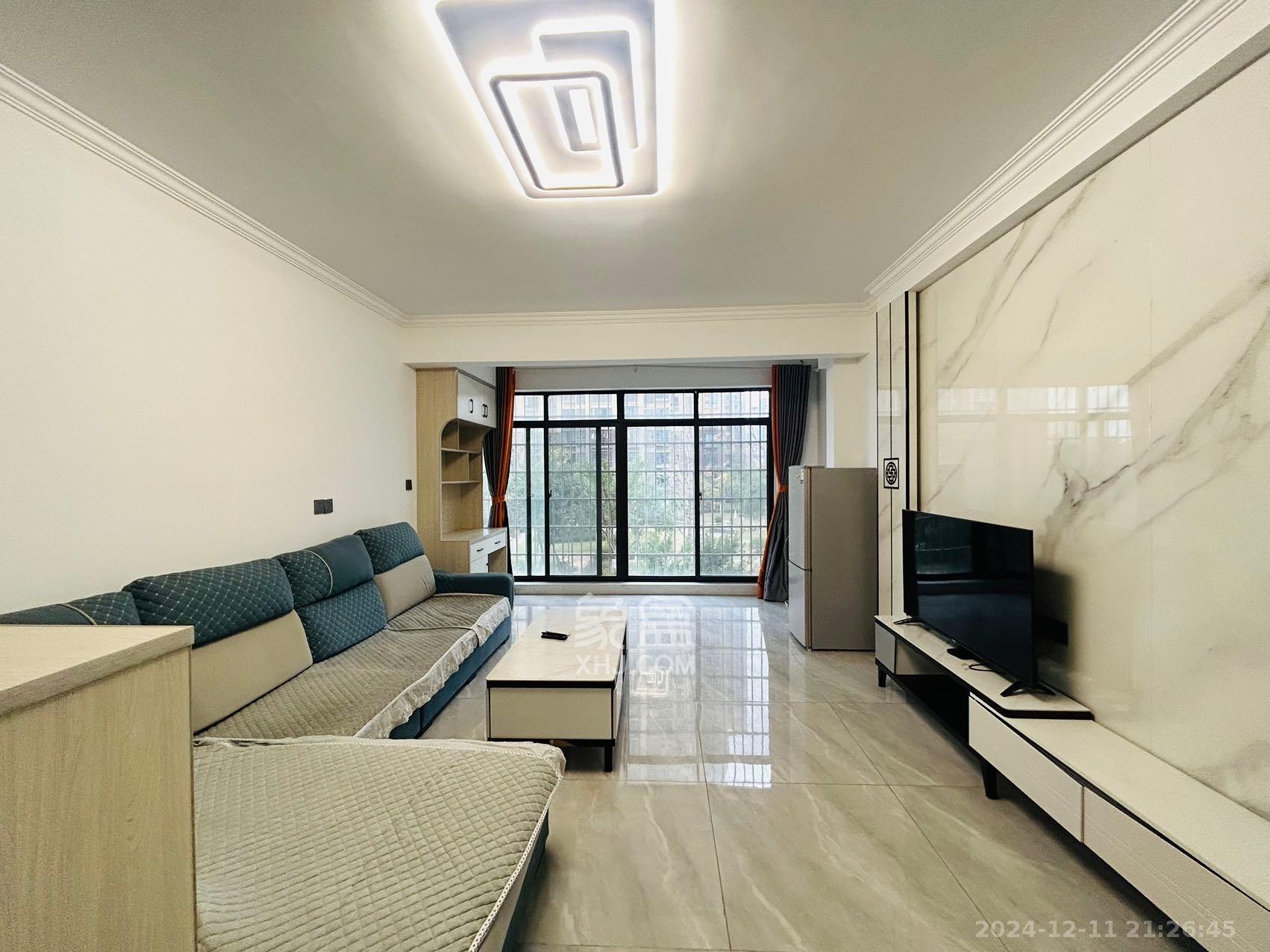 金南家园三期  3室2厅1卫    2100.0元/月 金南家园三期  3室2厅1卫    2100.0元/月室内图