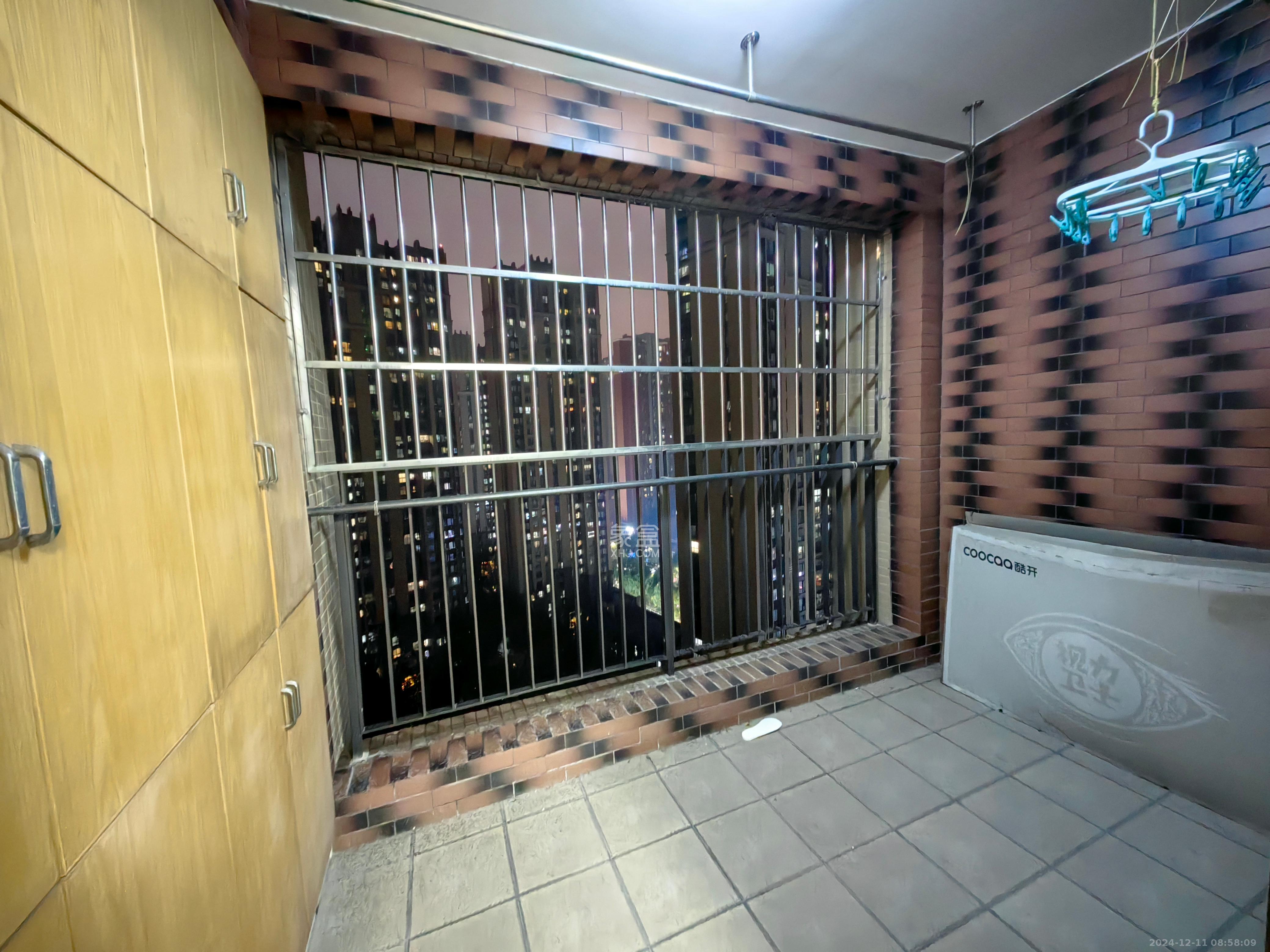 华润凤凰城三期 3室2厅1卫 2200.00元/月 华润凤凰城三期 3室2厅1卫 2200.00元/月室内图