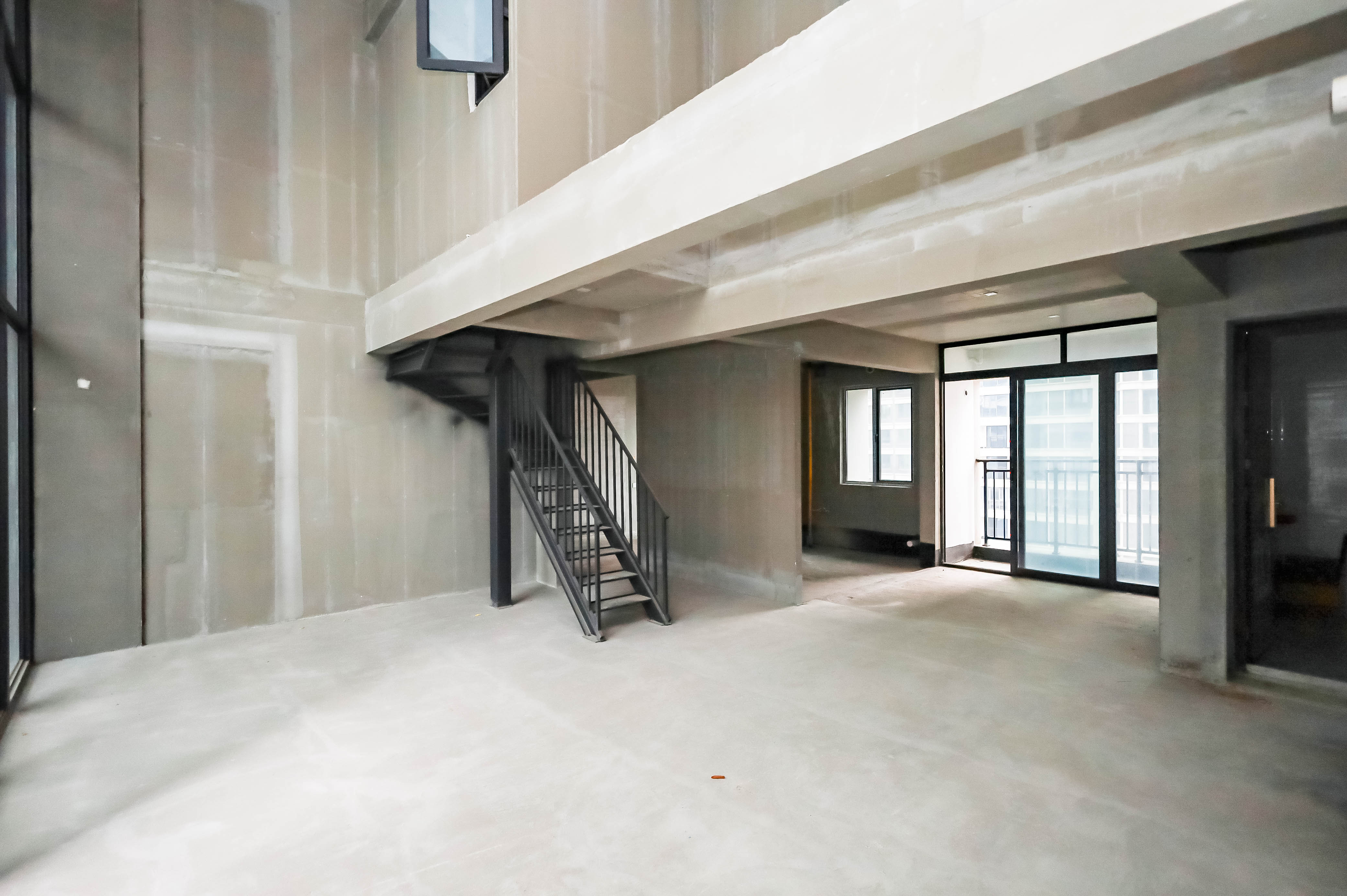 麓谷山湖郡  4室2厅2卫   168.00万客厅
