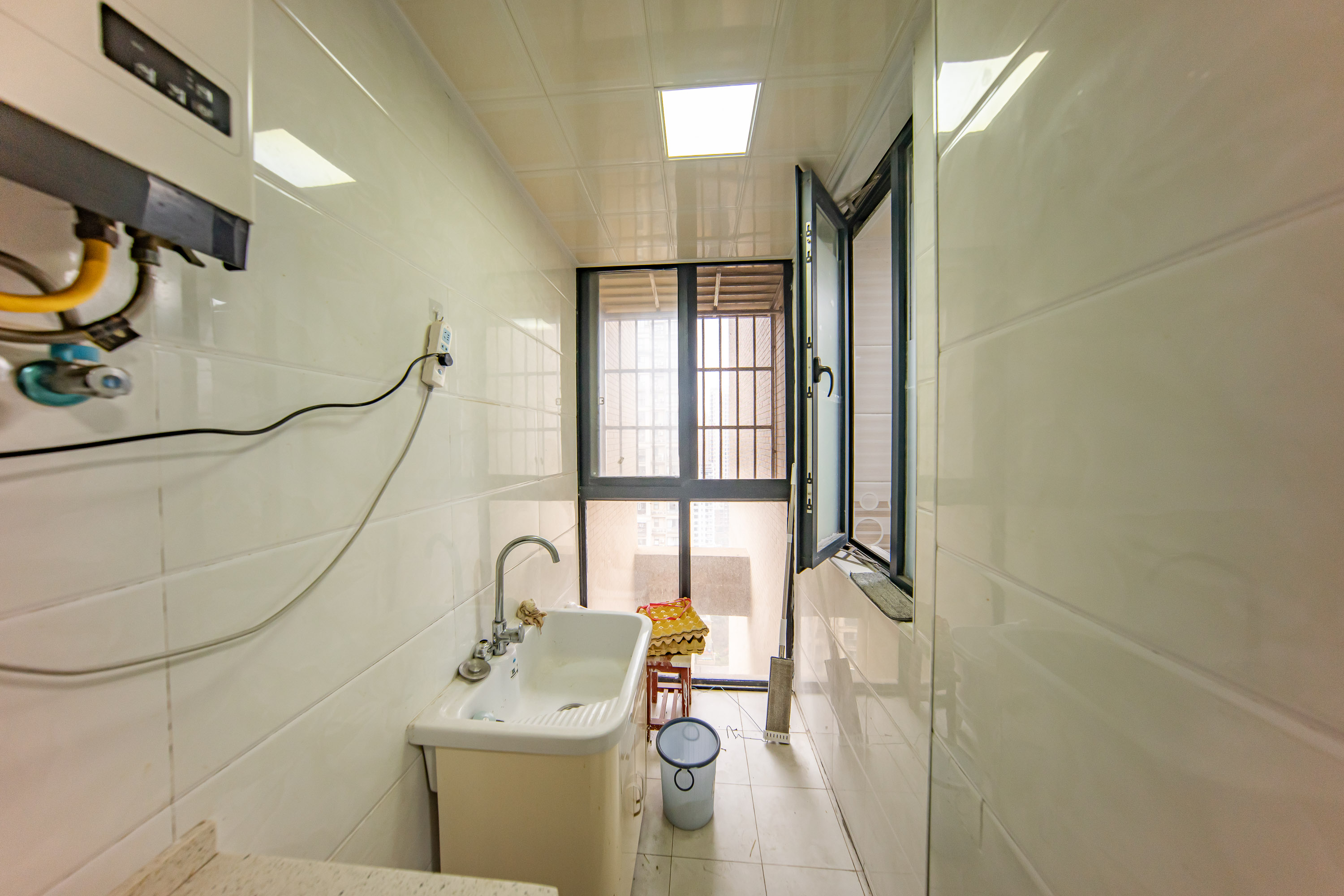 中建麓山和苑  3室2厅1卫   76.00万阳台