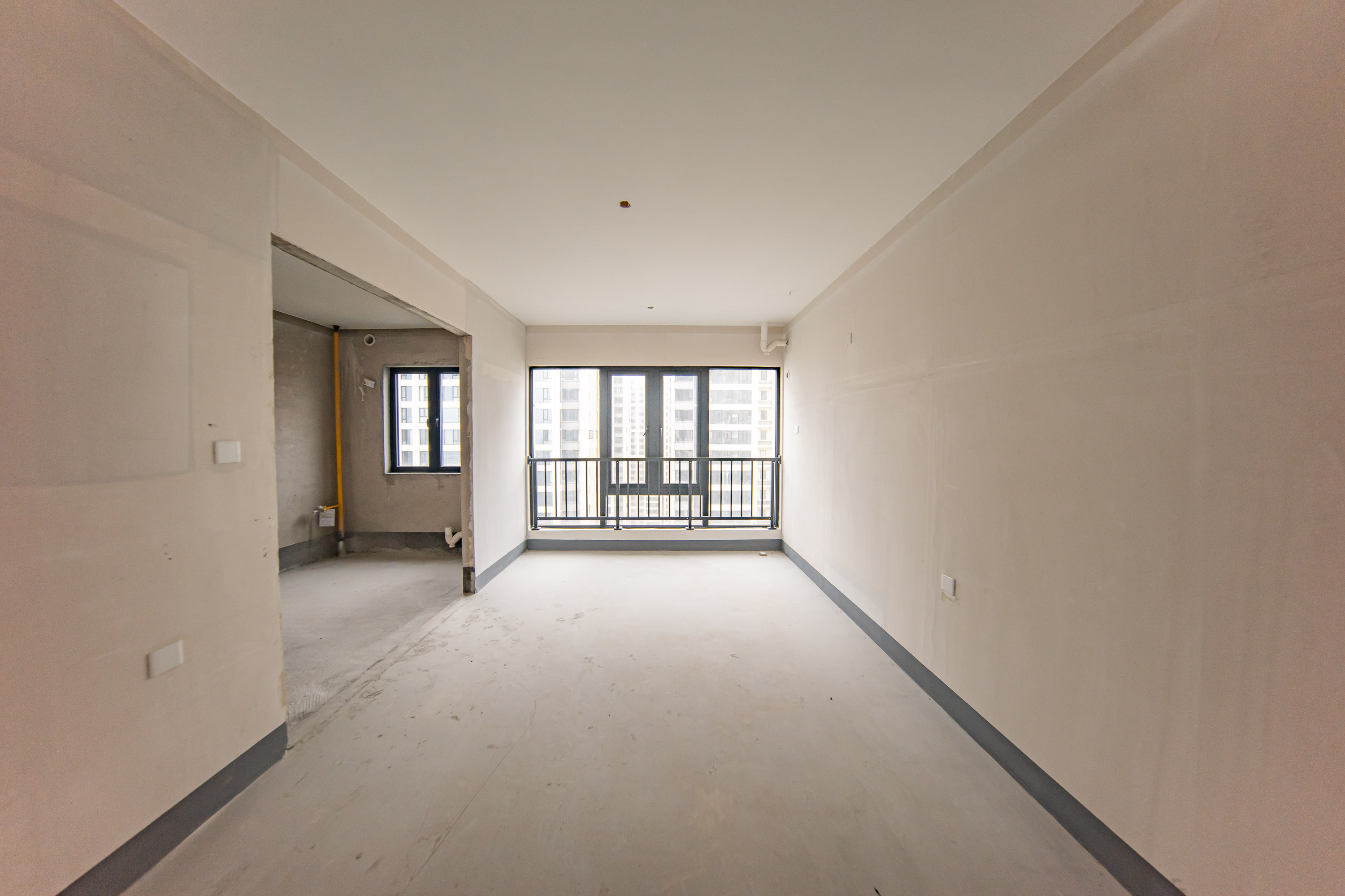 建投象山国际  6室2厅4卫   248.00万客厅