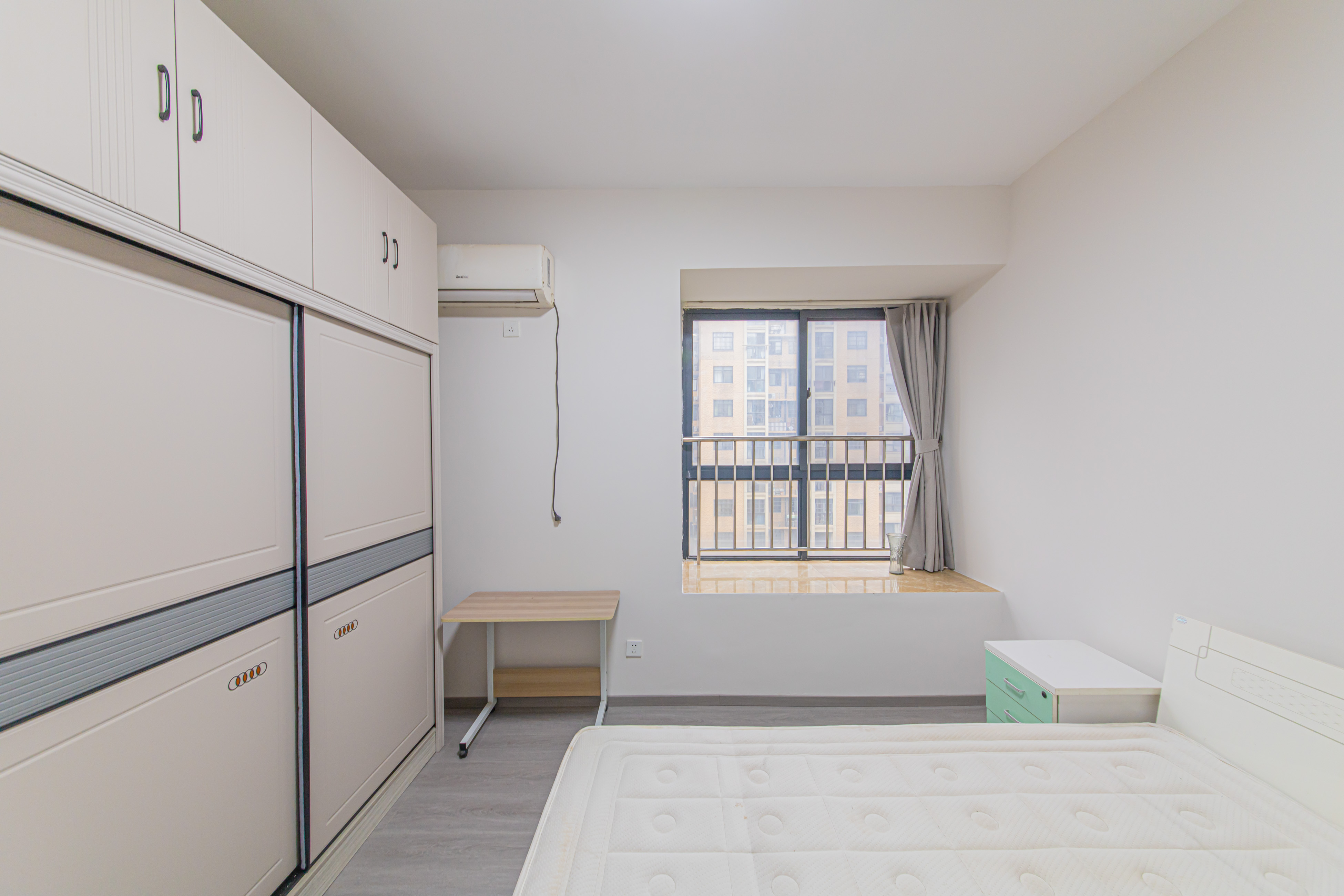 香芙嘉园(广铁湘府嘉园) 3室2厅1卫 95.0万 香芙嘉园(广铁湘府嘉园) 3室2厅1卫 95.0万卧室