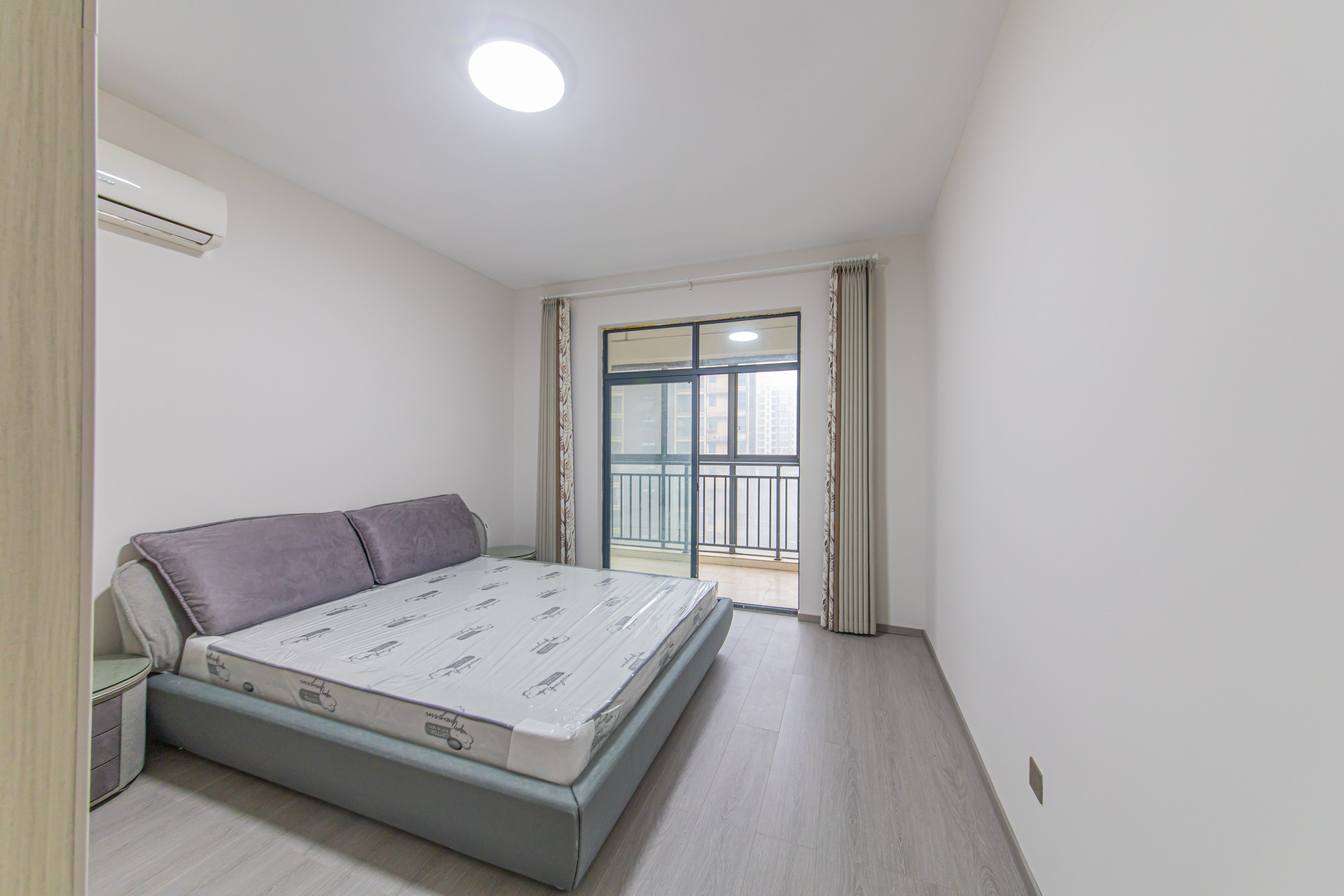 香芙嘉园(广铁湘府嘉园) 3室2厅1卫 95.0万 香芙嘉园(广铁湘府嘉园) 3室2厅1卫 95.0万卧室