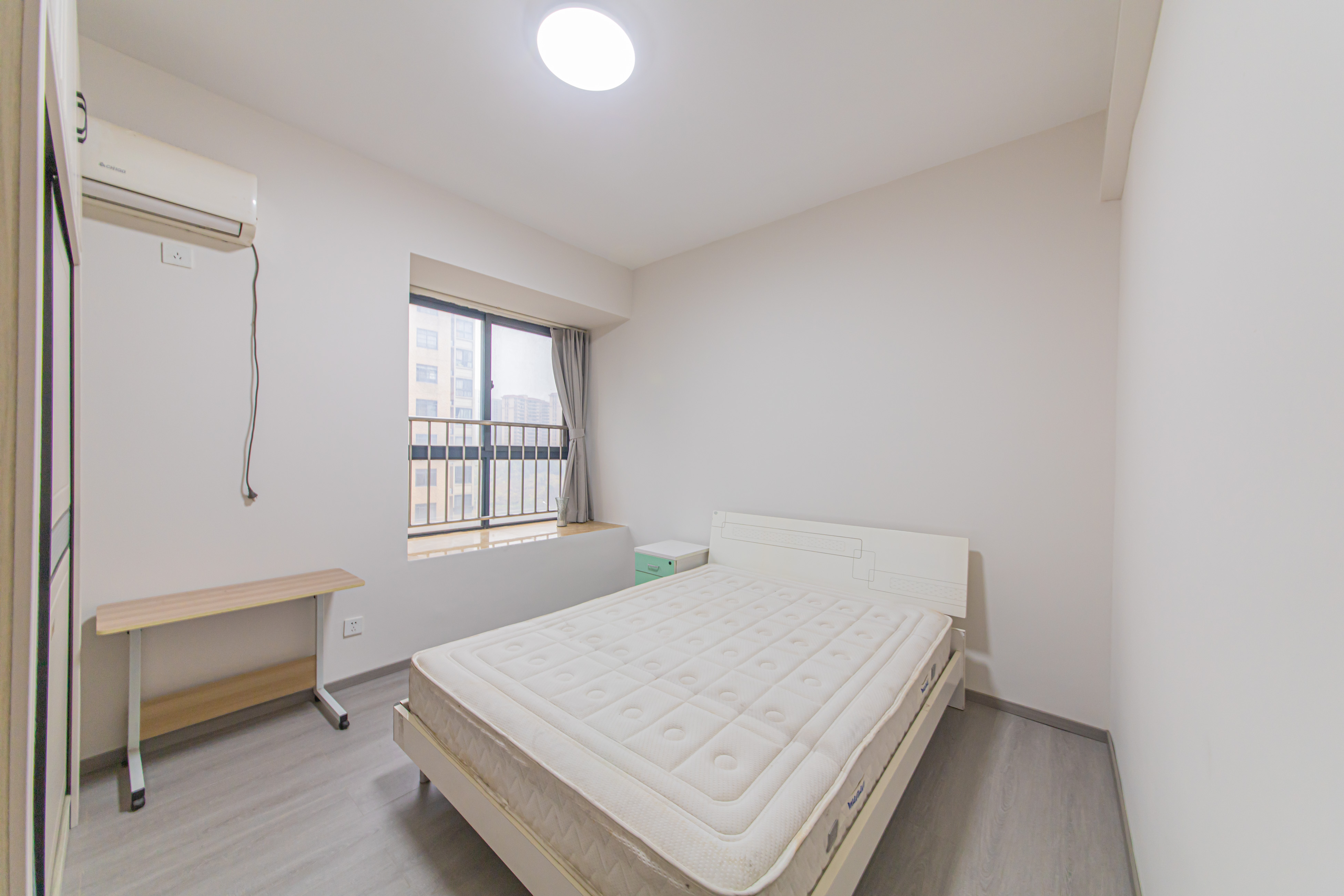 香芙嘉园(广铁湘府嘉园) 3室2厅1卫 95.0万 香芙嘉园(广铁湘府嘉园) 3室2厅1卫 95.0万卧室