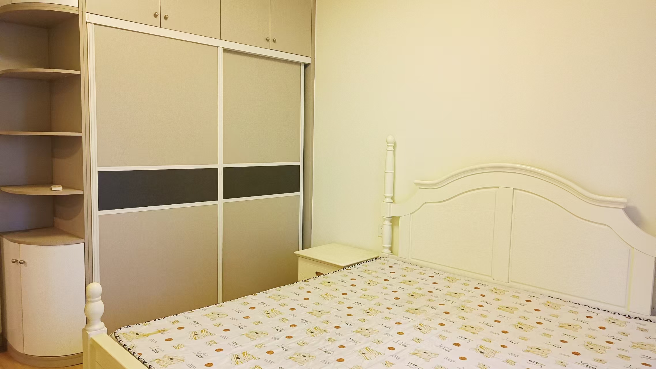 碧桂园  3室2厅1卫   1500.00元/月室内图