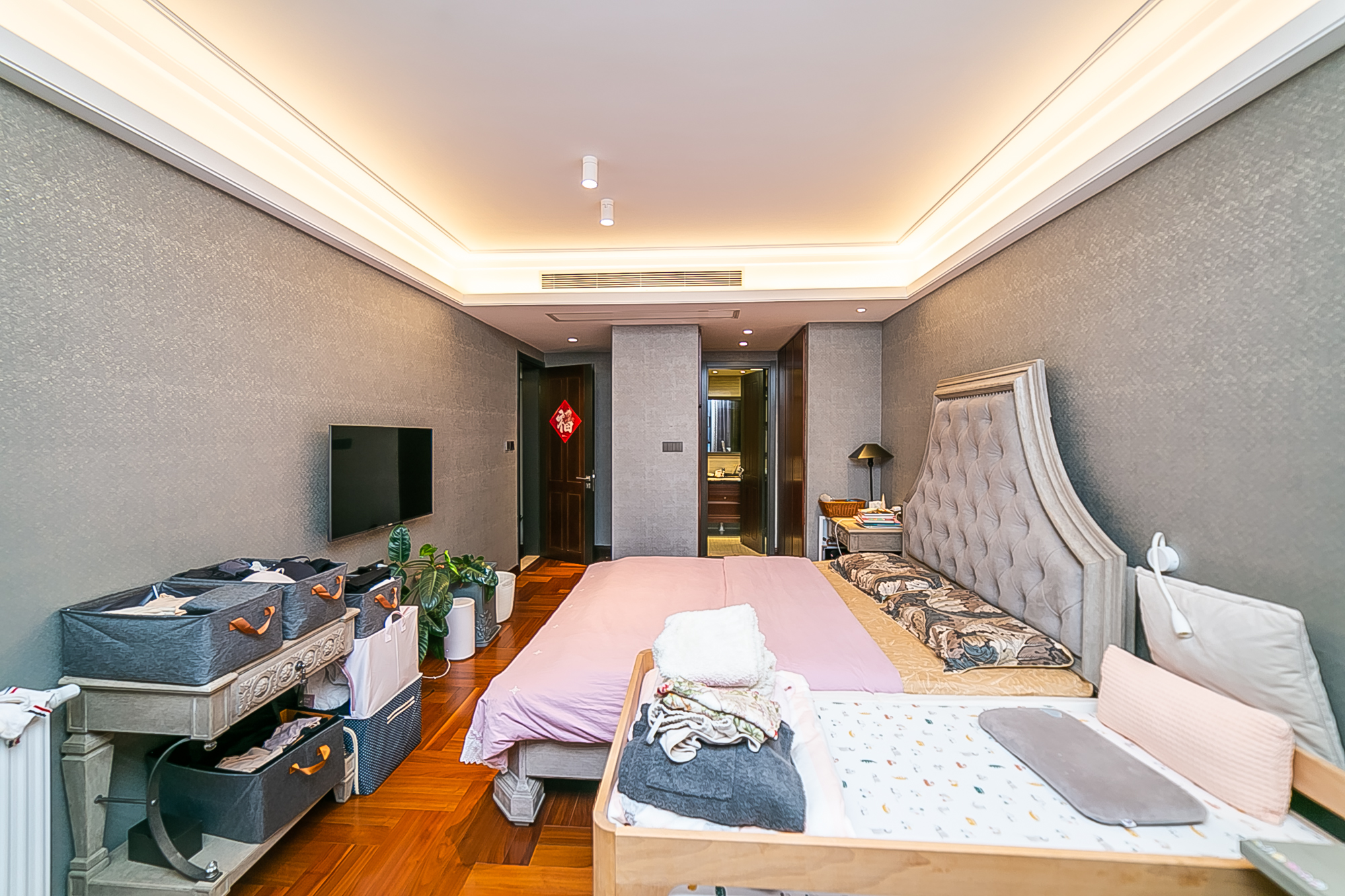 万科紫台  3室2厅1卫   338.00万卧室