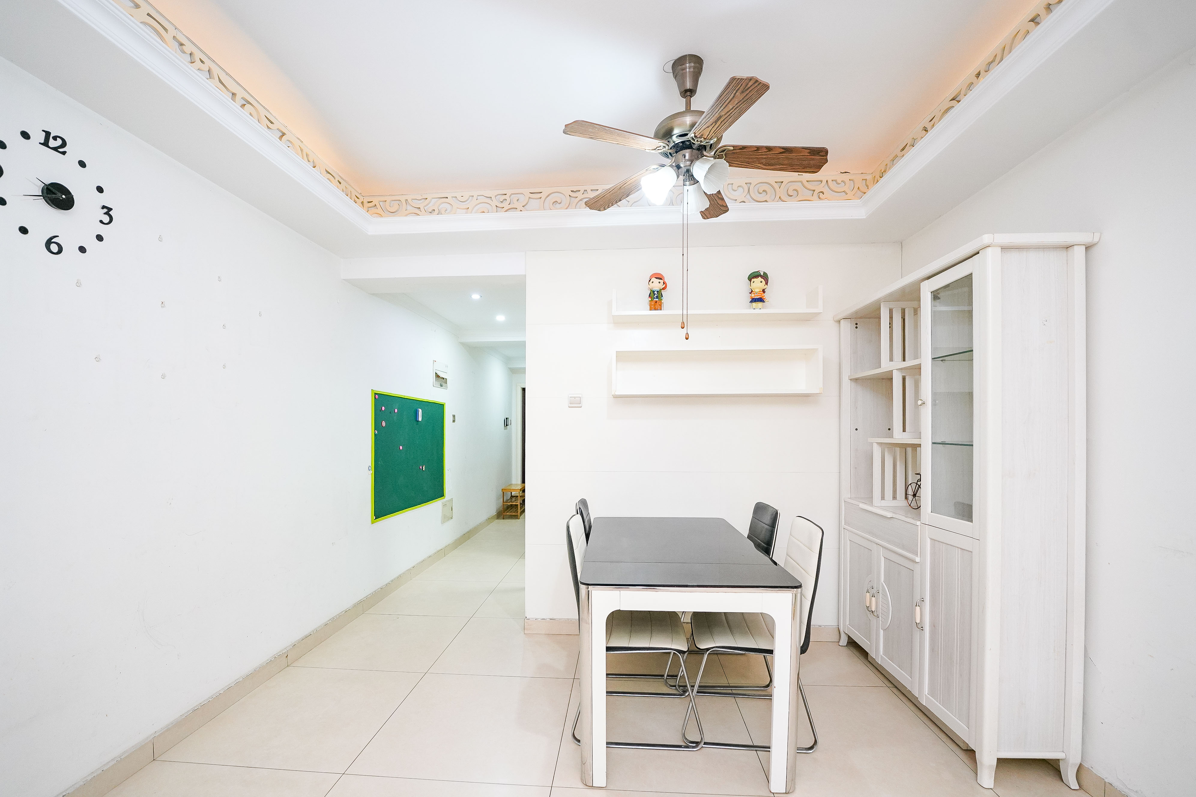 五矿格澜郡  3室2厅1卫    56.0万 五矿格澜郡  3室2厅1卫    56.0万客厅