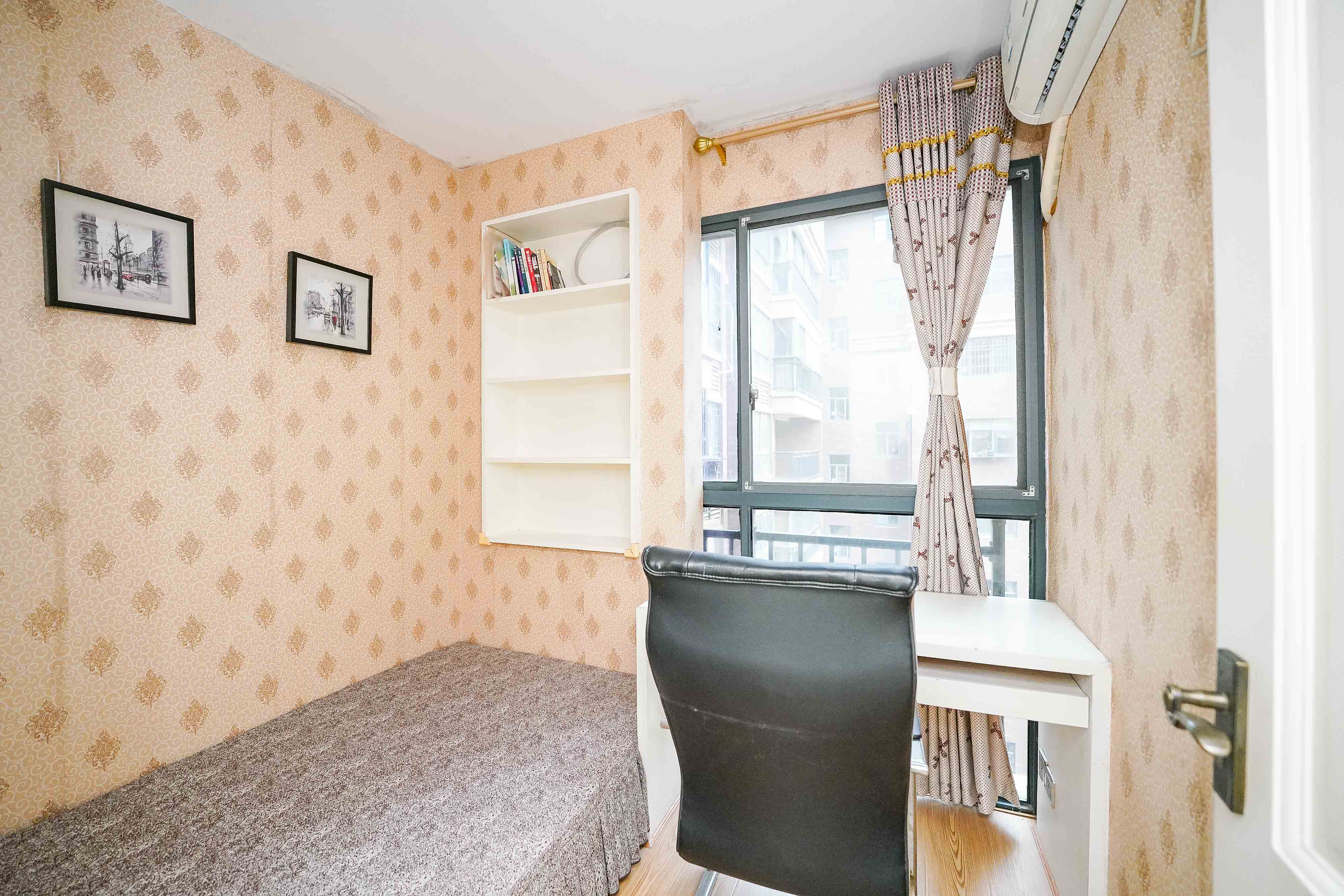 五矿格澜郡  3室2厅1卫    56.0万 五矿格澜郡  3室2厅1卫    56.0万卧室