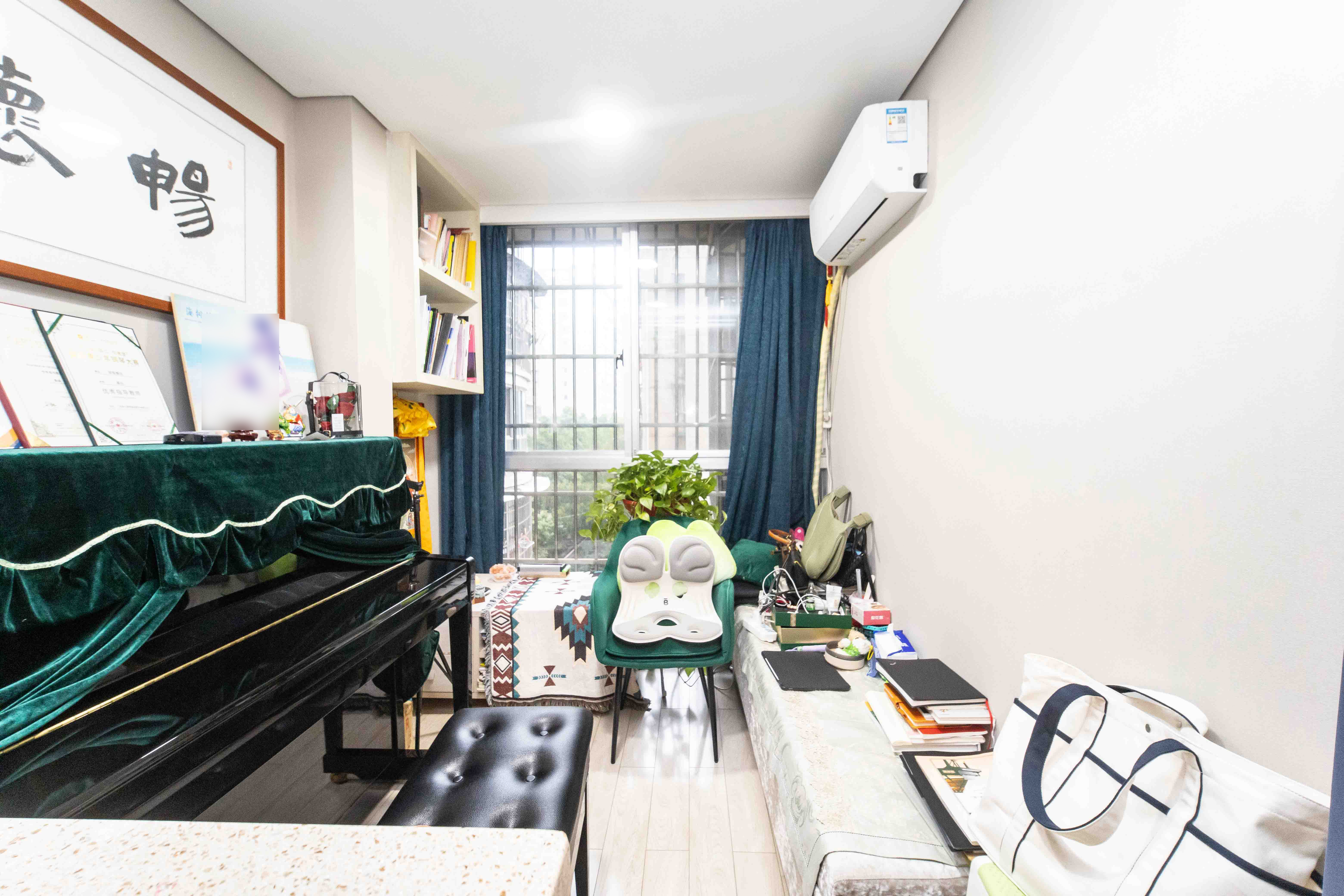 荷花园电信宿舍（天辰荷花苑）  3室2厅1卫   165.00万卧室