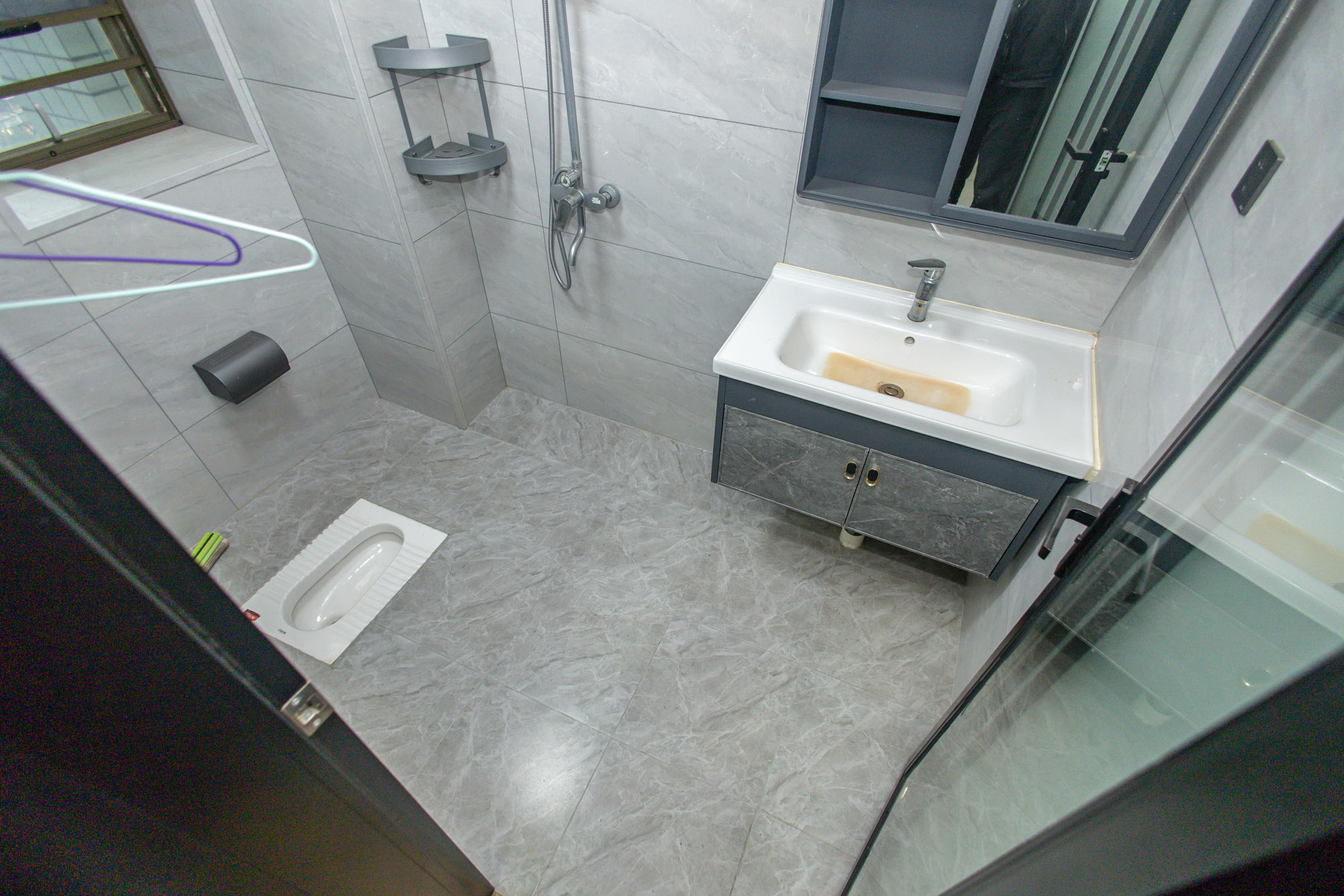 阳光紫薇园  4室2厅2卫    126.0万 阳光紫薇园  4室2厅2卫    126.0万卫生间