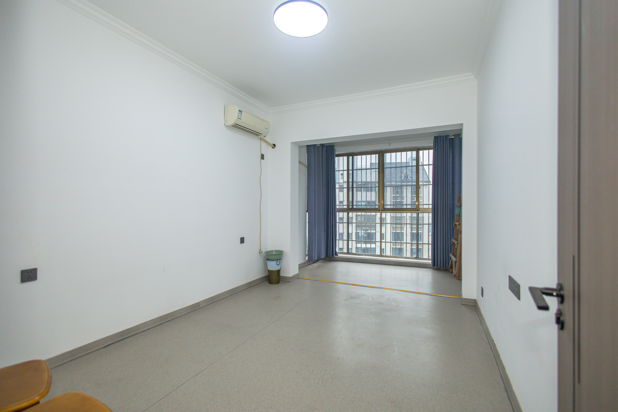 阳光紫薇园  4室2厅2卫    126.0万 阳光紫薇园  4室2厅2卫    126.0万卧室