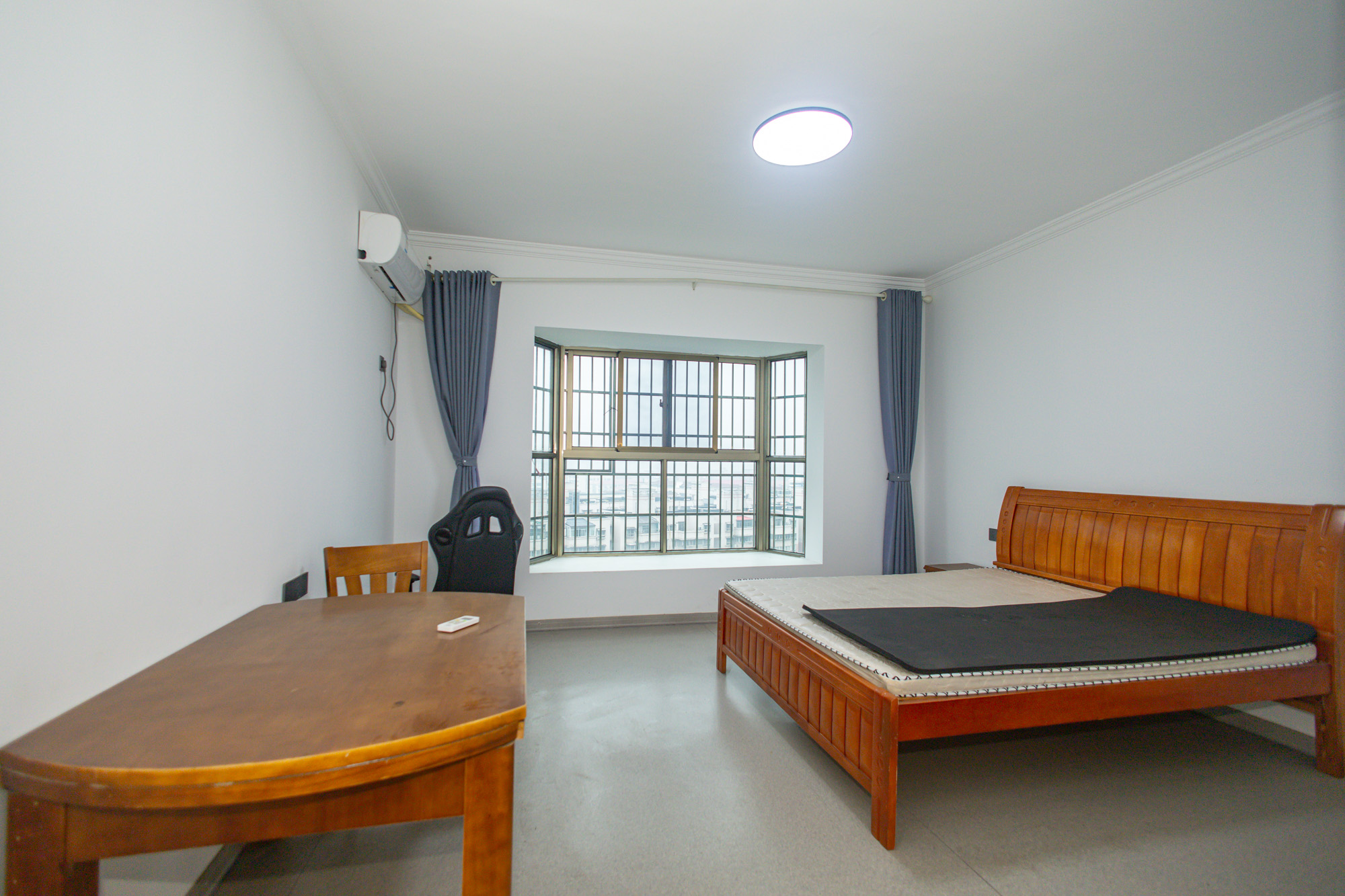 阳光紫薇园  4室2厅2卫    126.0万 阳光紫薇园  4室2厅2卫    126.0万卧室