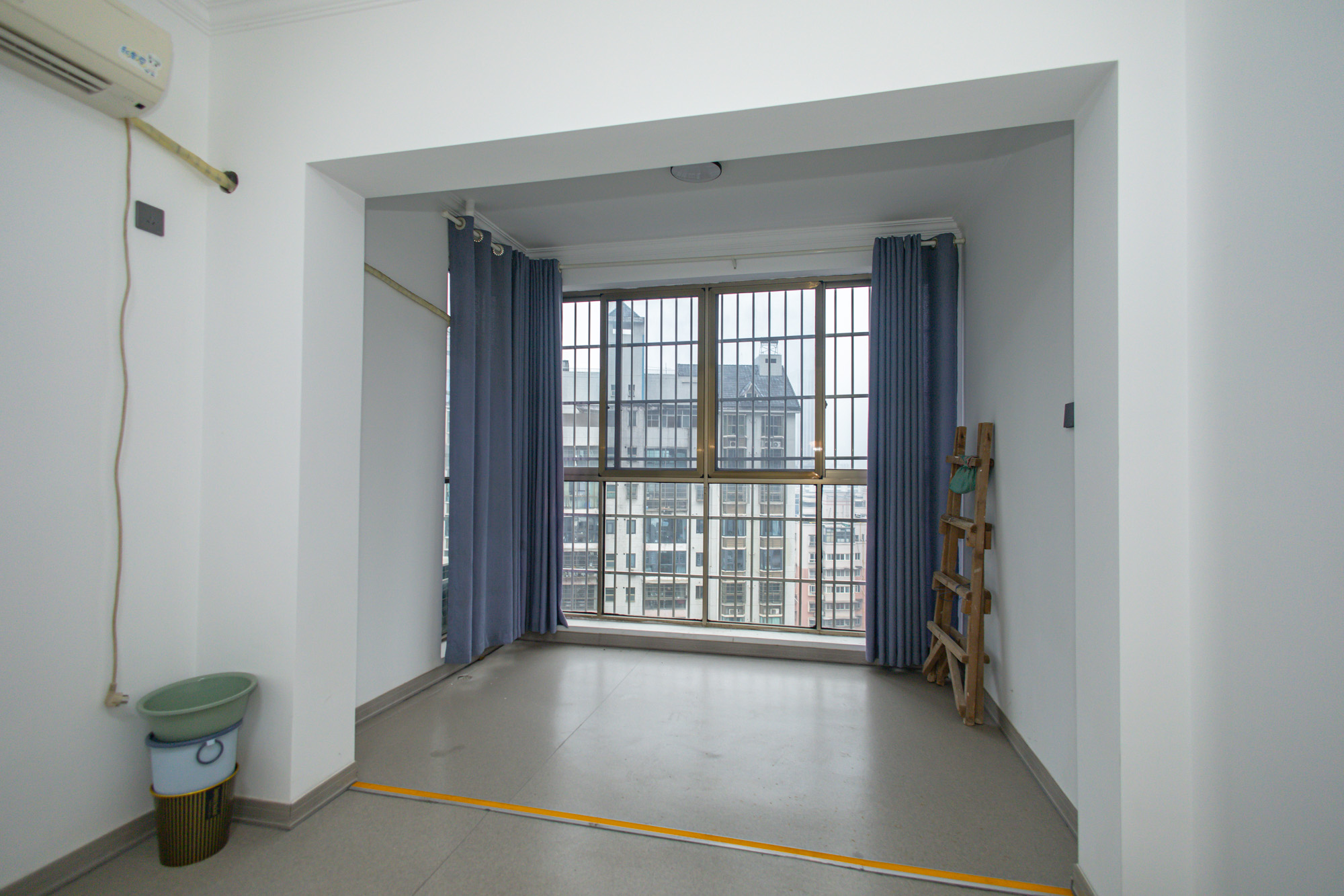 阳光紫薇园  4室2厅2卫    126.0万 阳光紫薇园  4室2厅2卫    126.0万阳台