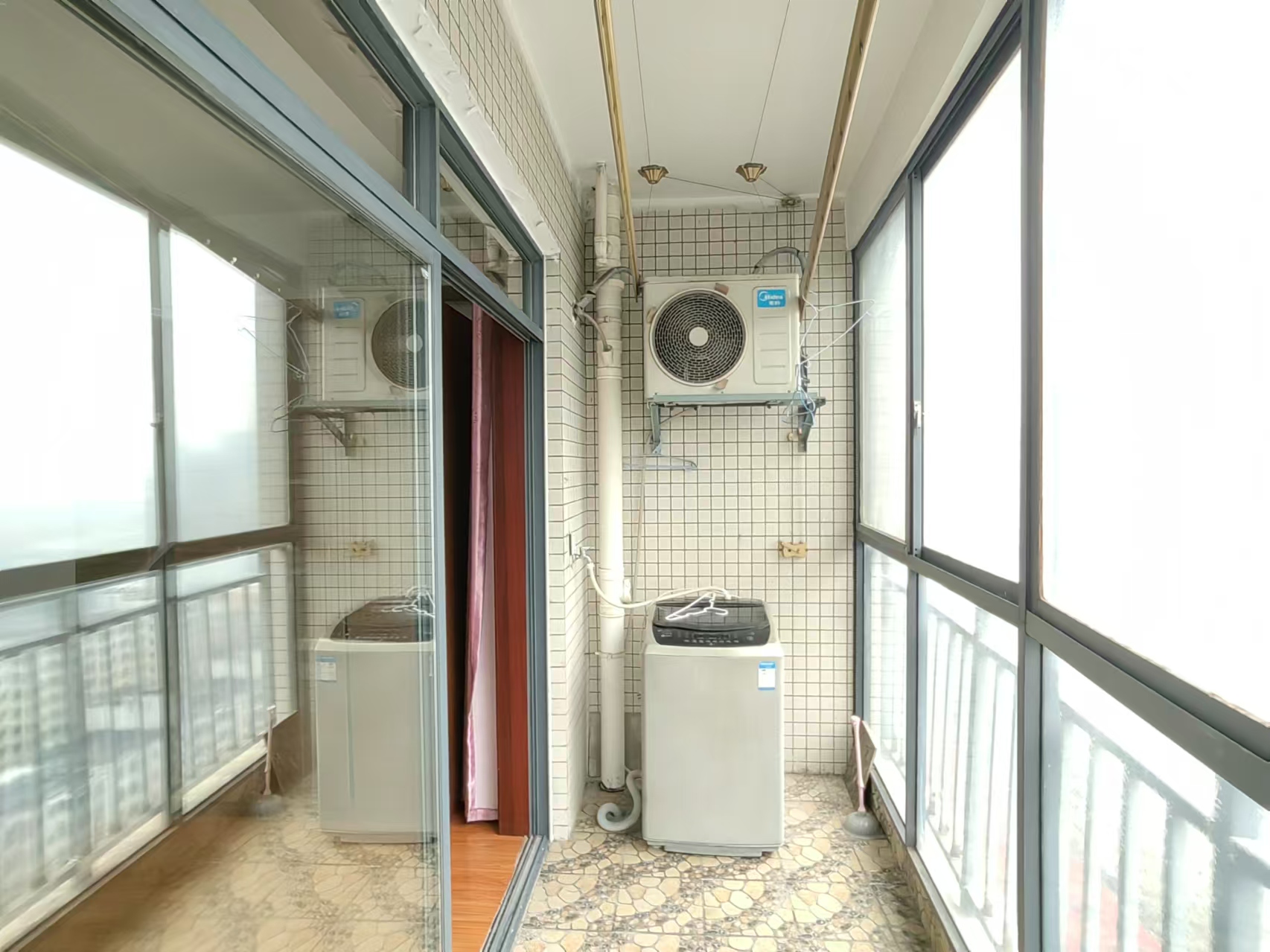 金麓国际 4室2厅2卫 3500.0元/月 金麓国际 4室2厅2卫 3500.0元/月室内图