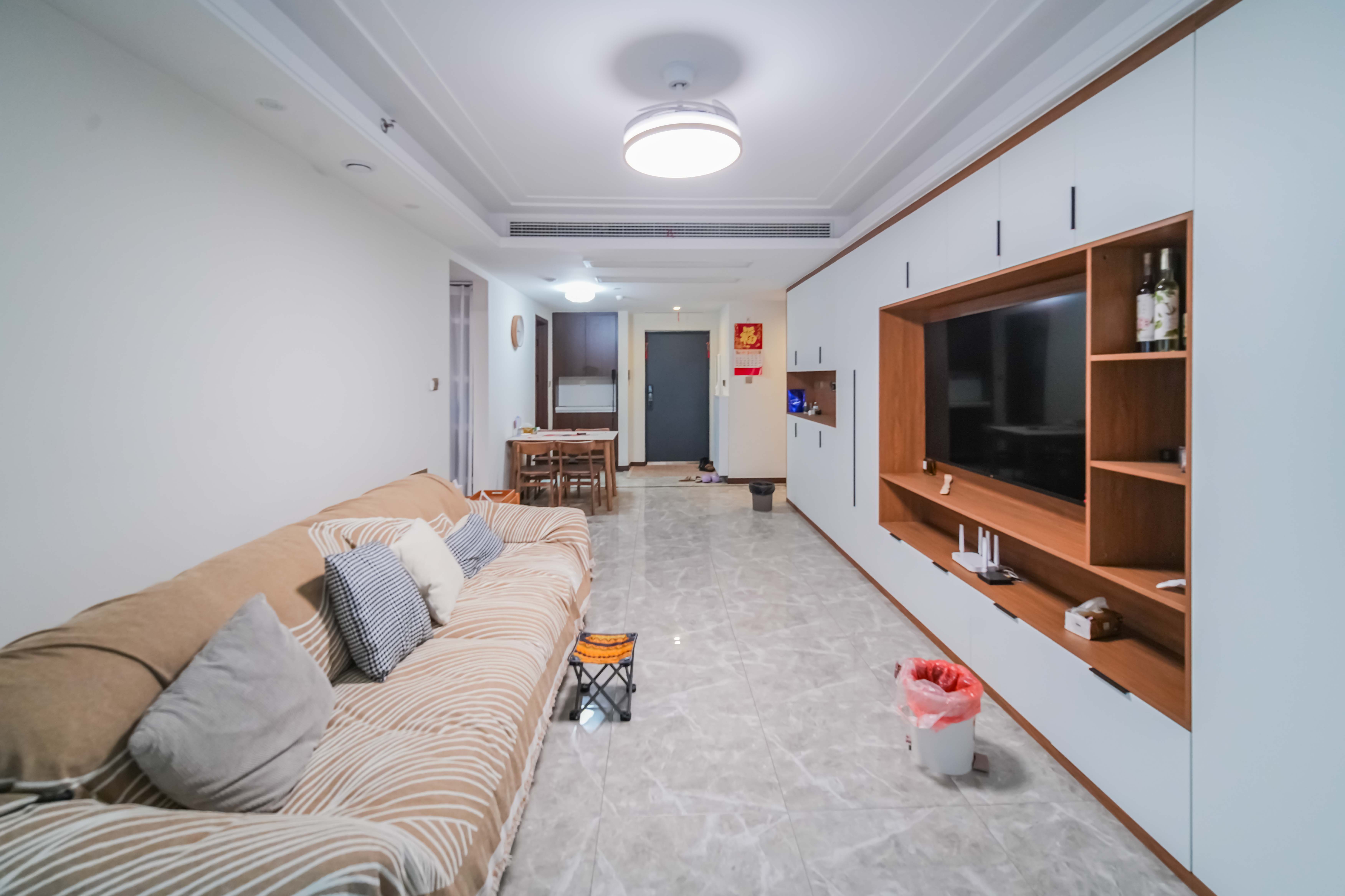 绿地长沙城际空间站(绿地新里佳苑)  3室2厅2卫    130.0万 绿地长沙城际空间站(绿地新里佳苑)  3室2厅2卫    130.0万客厅