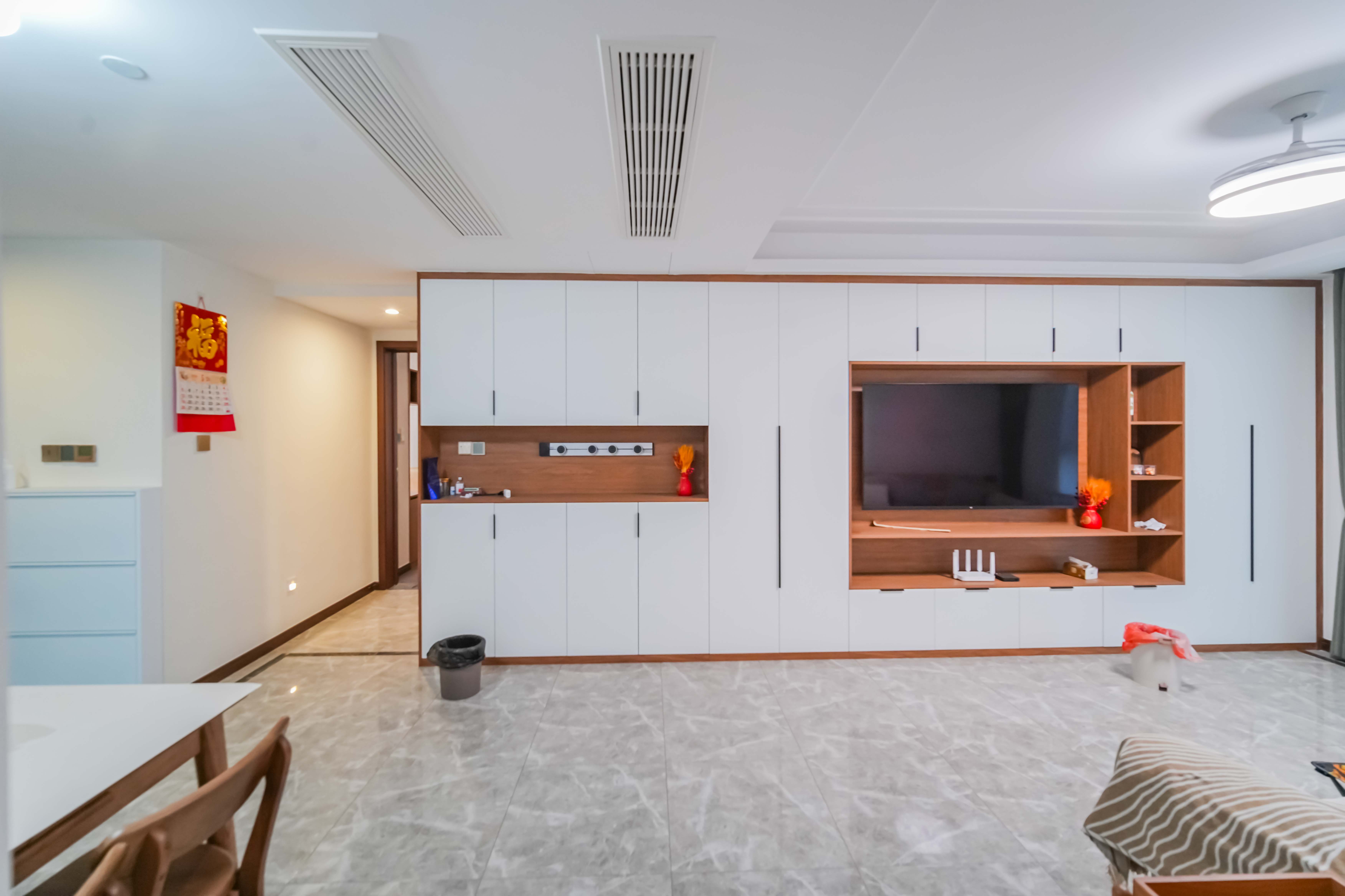 绿地长沙城际空间站(绿地新里佳苑)  3室2厅2卫    130.0万 绿地长沙城际空间站(绿地新里佳苑)  3室2厅2卫    130.0万客厅