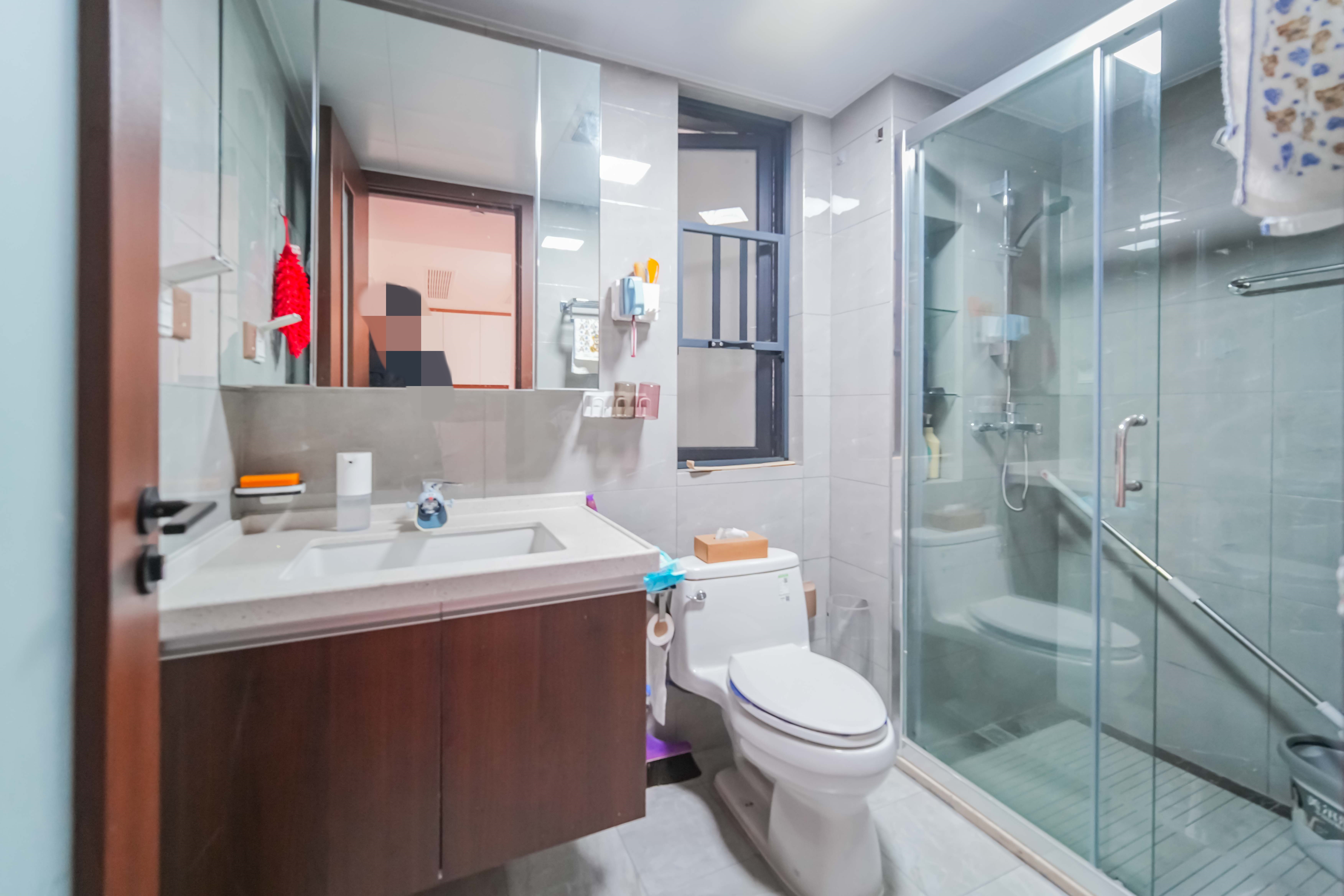 绿地长沙城际空间站(绿地新里佳苑)  3室2厅2卫    130.0万 绿地长沙城际空间站(绿地新里佳苑)  3室2厅2卫    130.0万卫生间