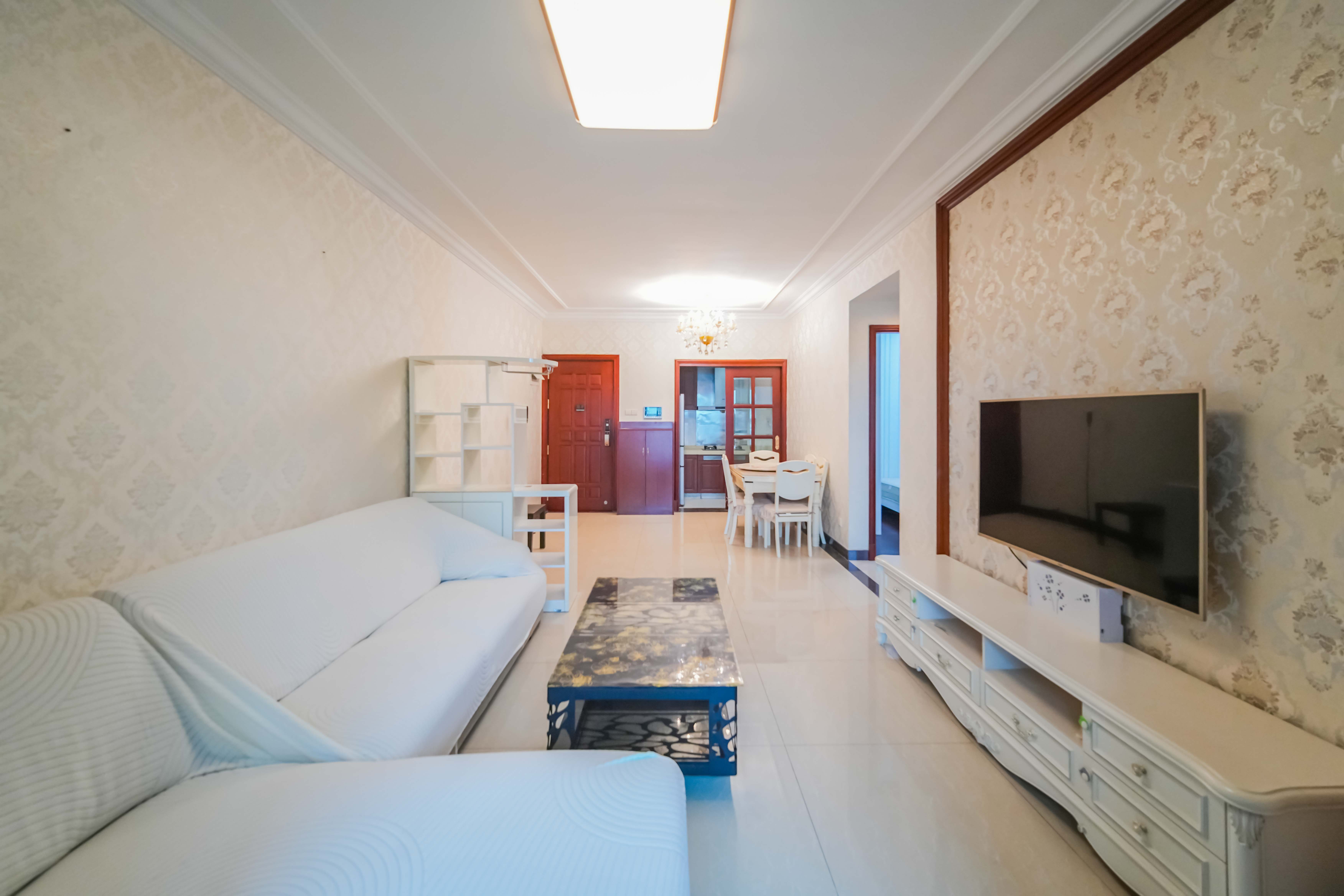 恒大绿洲  2室2厅1卫    72.0万 恒大绿洲  2室2厅1卫    72.0万客厅