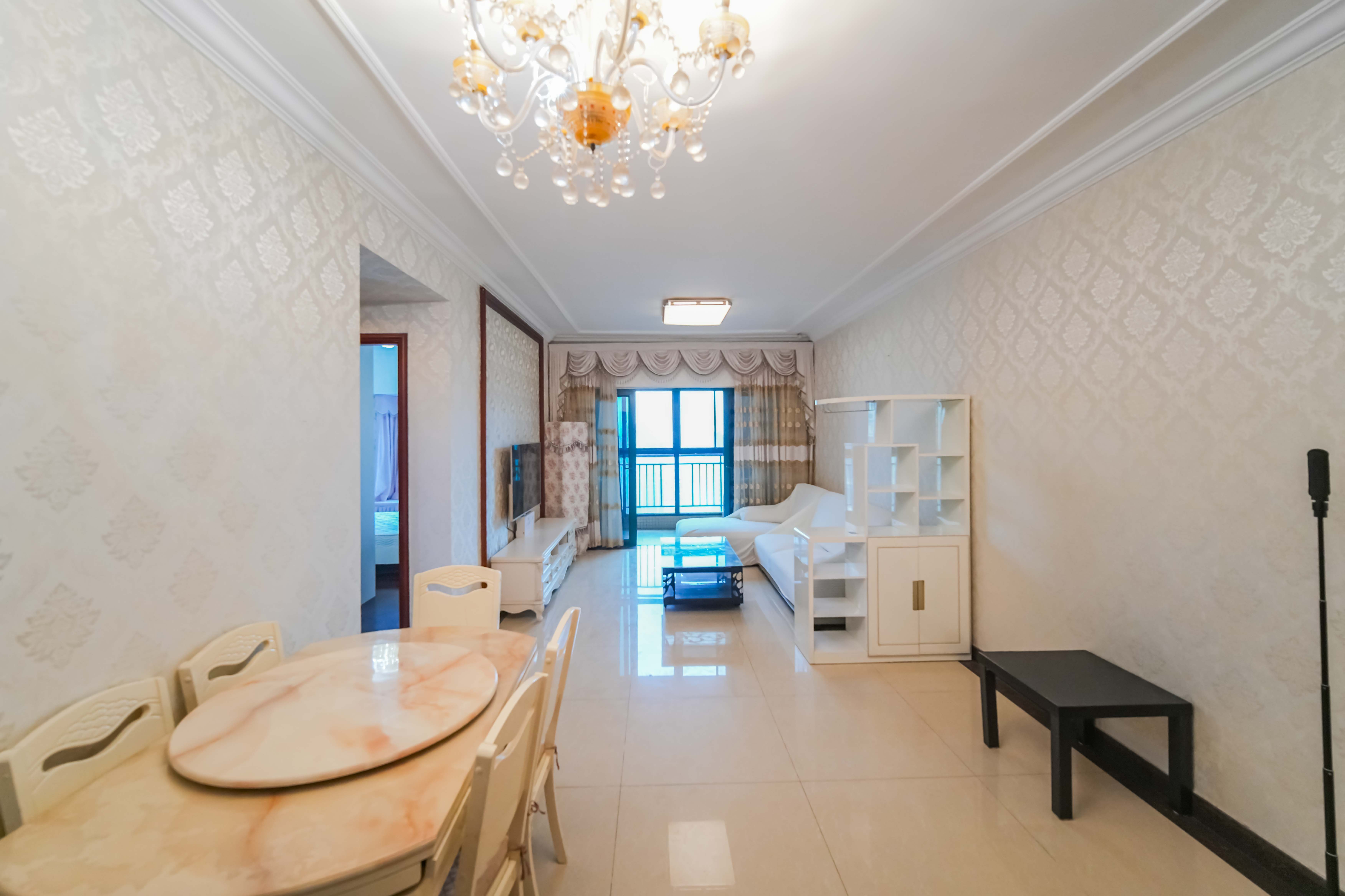 恒大绿洲  2室2厅1卫    72.0万客厅