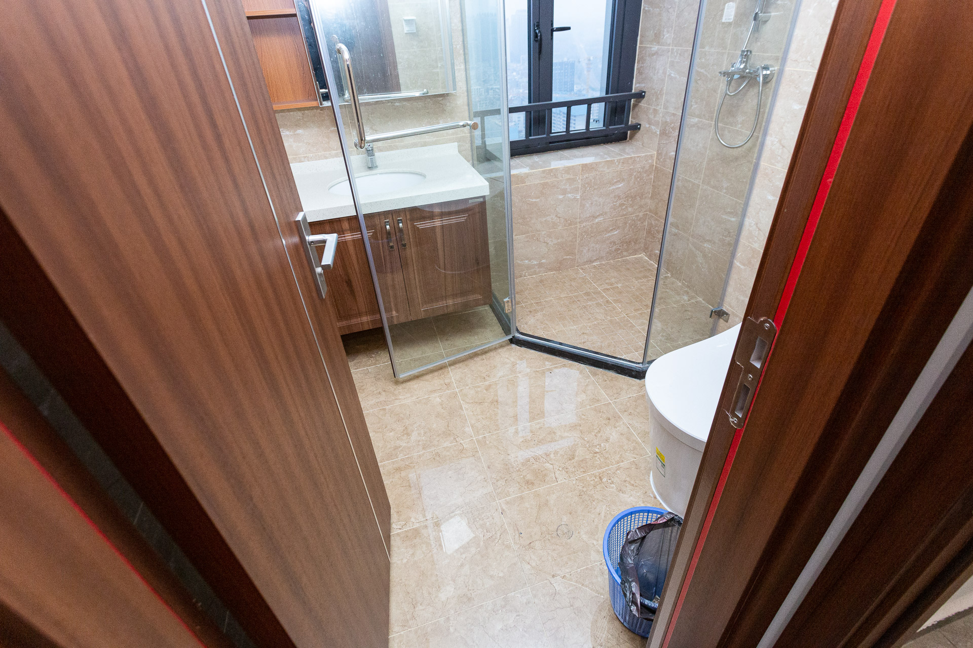 万润滨江天著  5室2厅2卫    153.9万卫生间