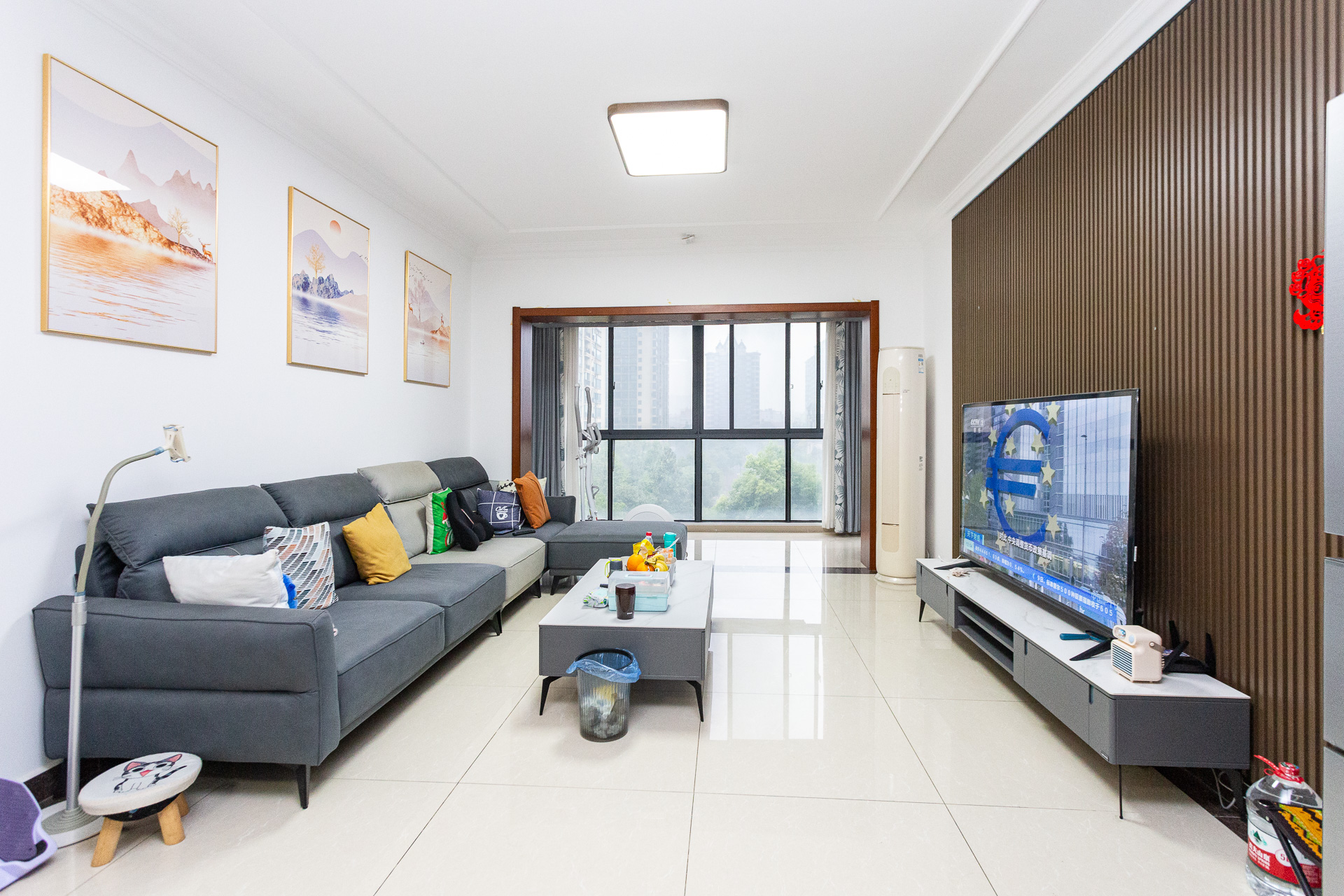 恒大名都 4室2厅2卫 96.0万 恒大名都 4室2厅2卫 96.0万客厅