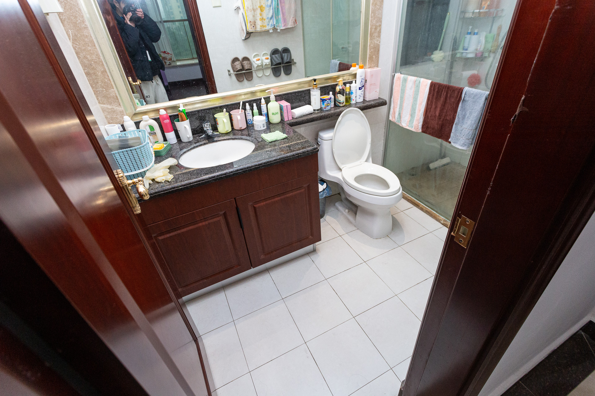 恒大名都 4室2厅2卫 96.0万 恒大名都 4室2厅2卫 96.0万卫生间