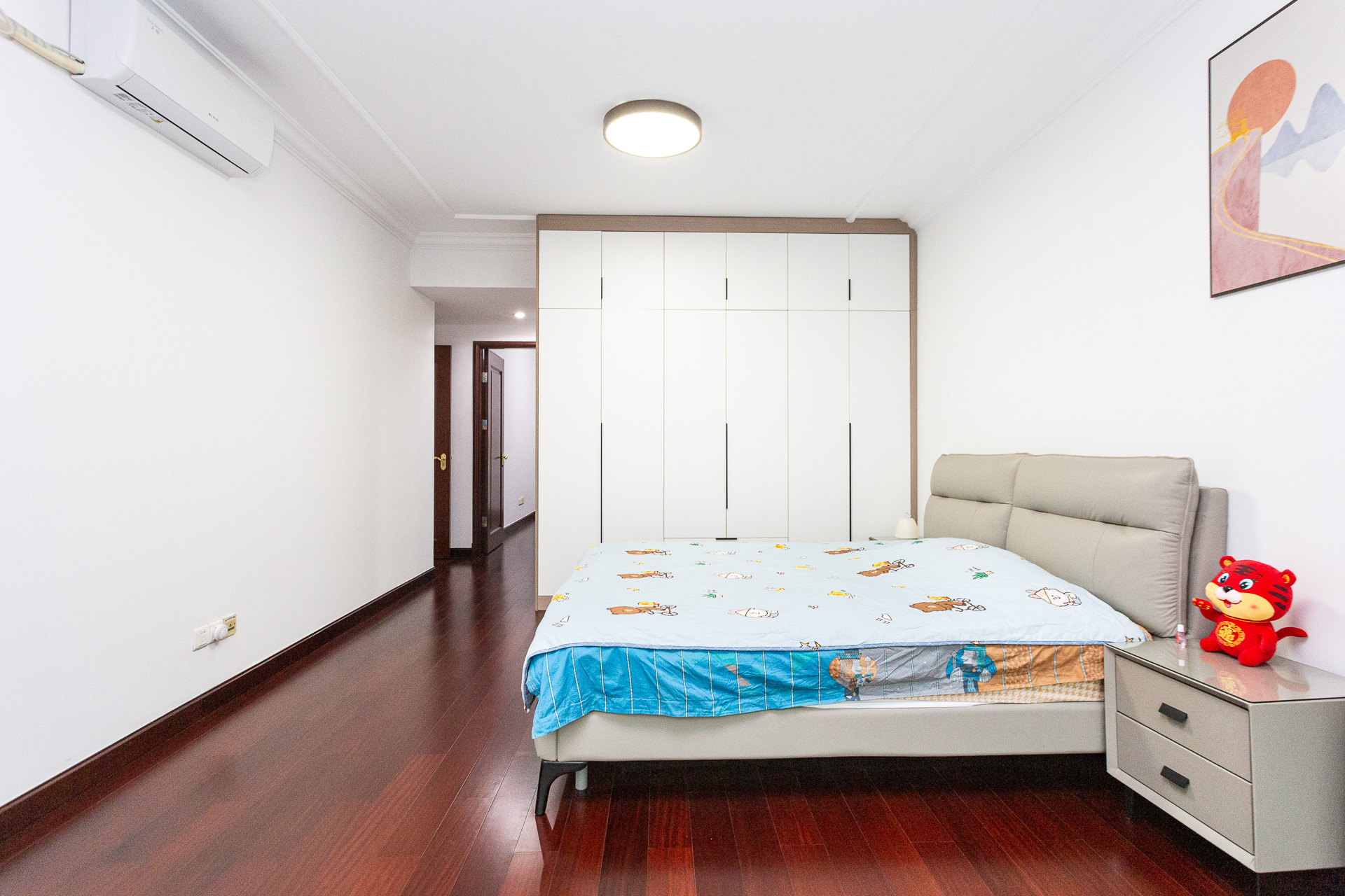 恒大名都 4室2厅2卫 96.0万 恒大名都 4室2厅2卫 96.0万卧室