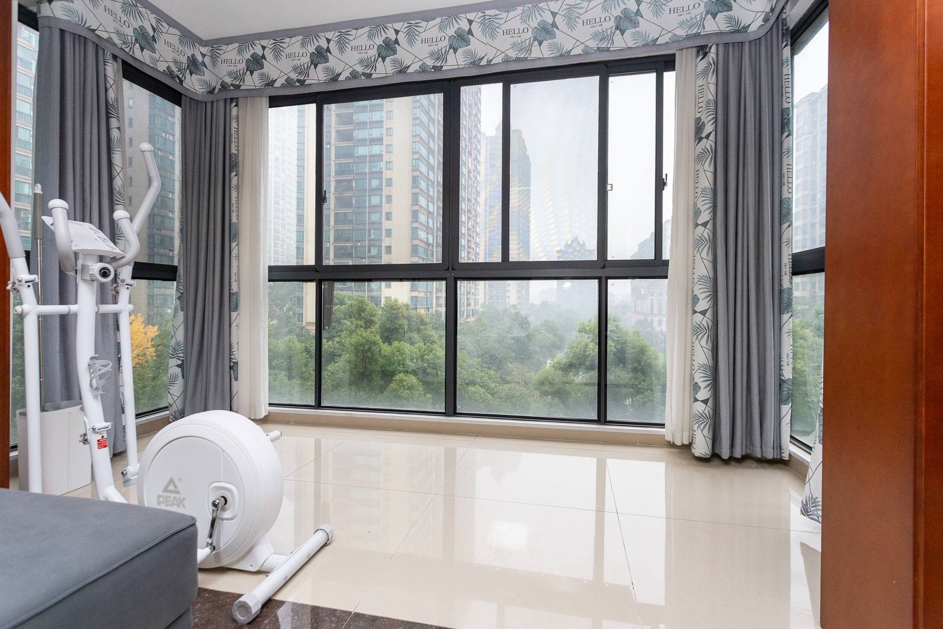 恒大名都 4室2厅2卫 96.0万 恒大名都 4室2厅2卫 96.0万阳台