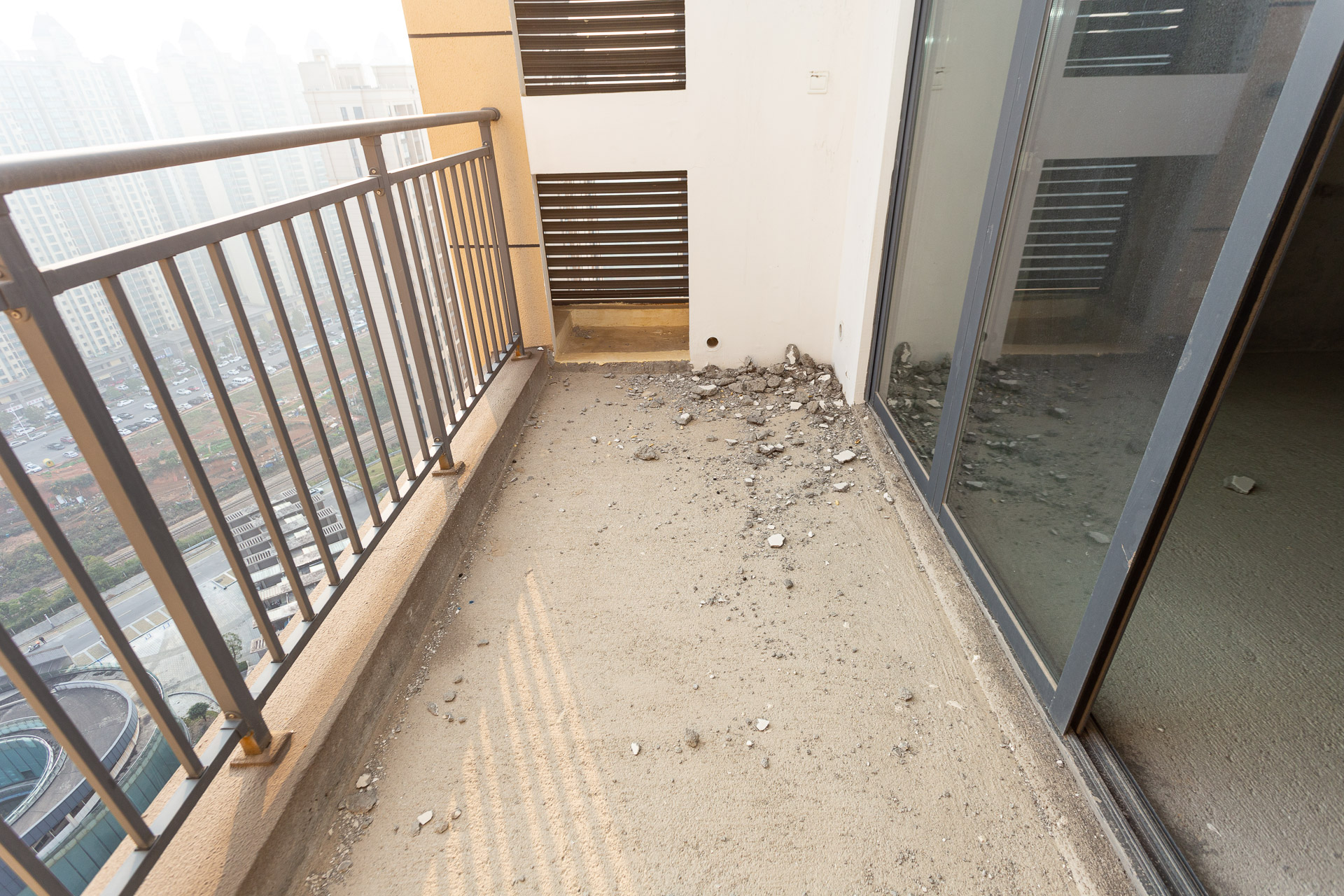 港湘铂玥(天园地芳国际珠宝城)  4室2厅2卫    95.0万 港湘铂玥(天园地芳国际珠宝城)  4室2厅2卫    95.0万其他