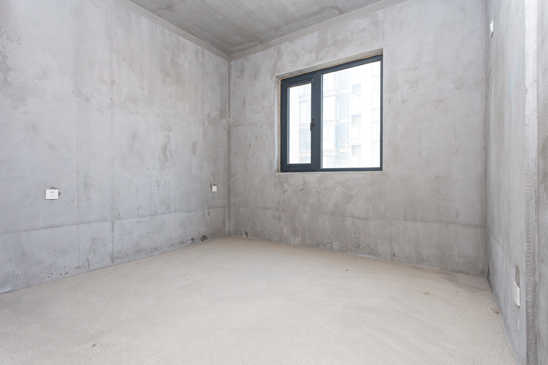 港湘铂玥(天园地芳国际珠宝城)  4室2厅2卫    95.0万 港湘铂玥(天园地芳国际珠宝城)  4室2厅2卫    95.0万其他