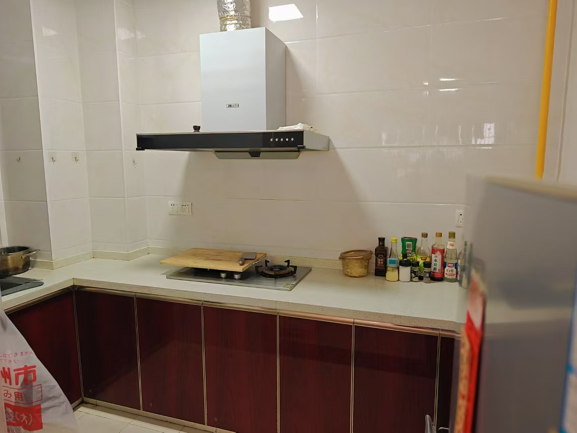 缤纷世家 2室2厅1卫 1350.0元/月 缤纷世家 2室2厅1卫 1350.0元/月室内图