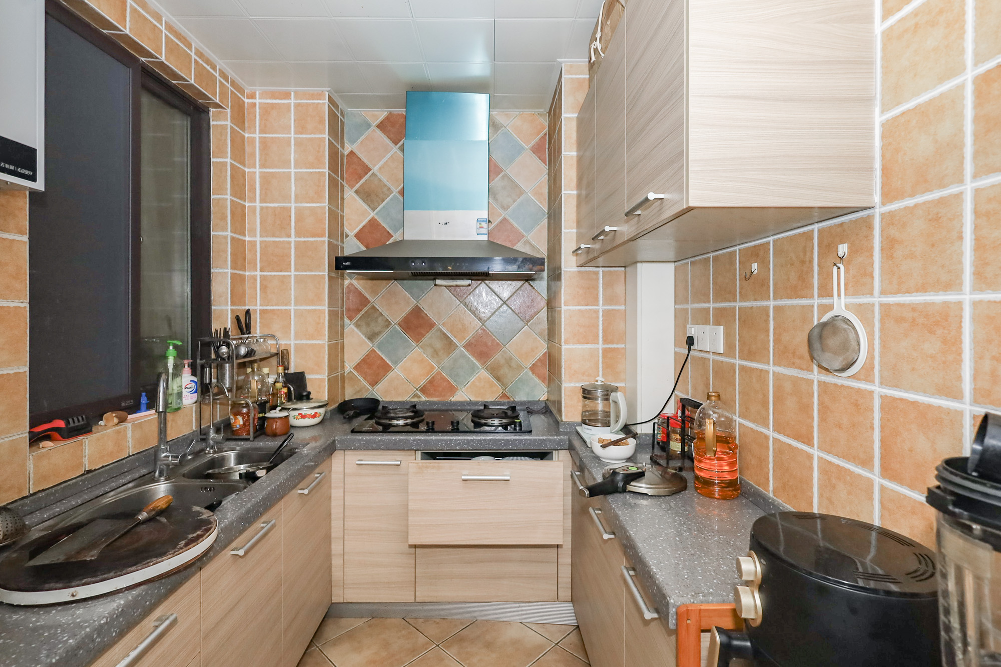 钰龙天下二期(钰龙佳园) 3室2厅1卫 215.8万 钰龙天下二期(钰龙佳园) 3室2厅1卫 215.8万厨房