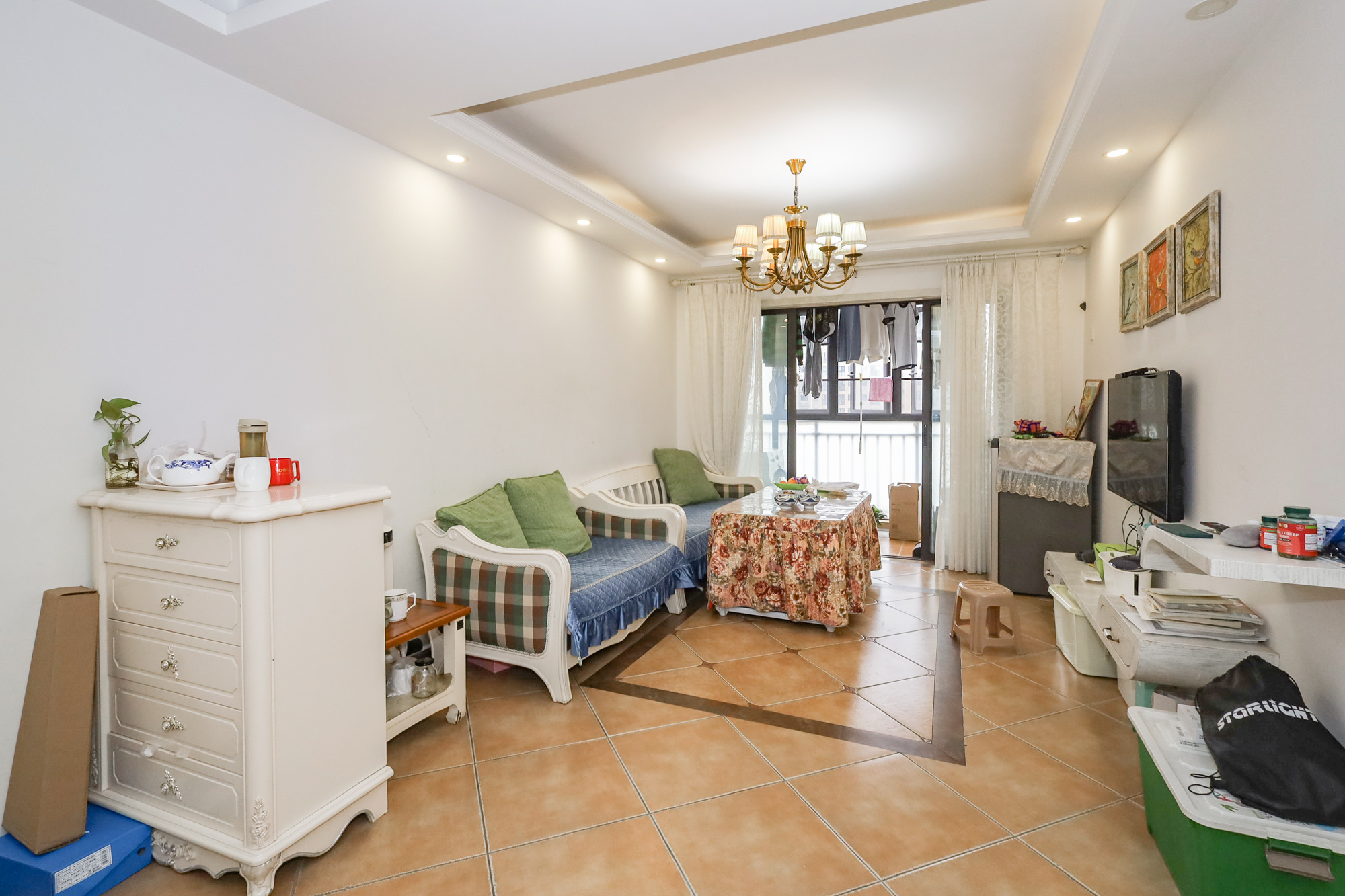 钰龙天下二期(钰龙佳园) 3室2厅1卫 215.8万 钰龙天下二期(钰龙佳园) 3室2厅1卫 215.8万客厅