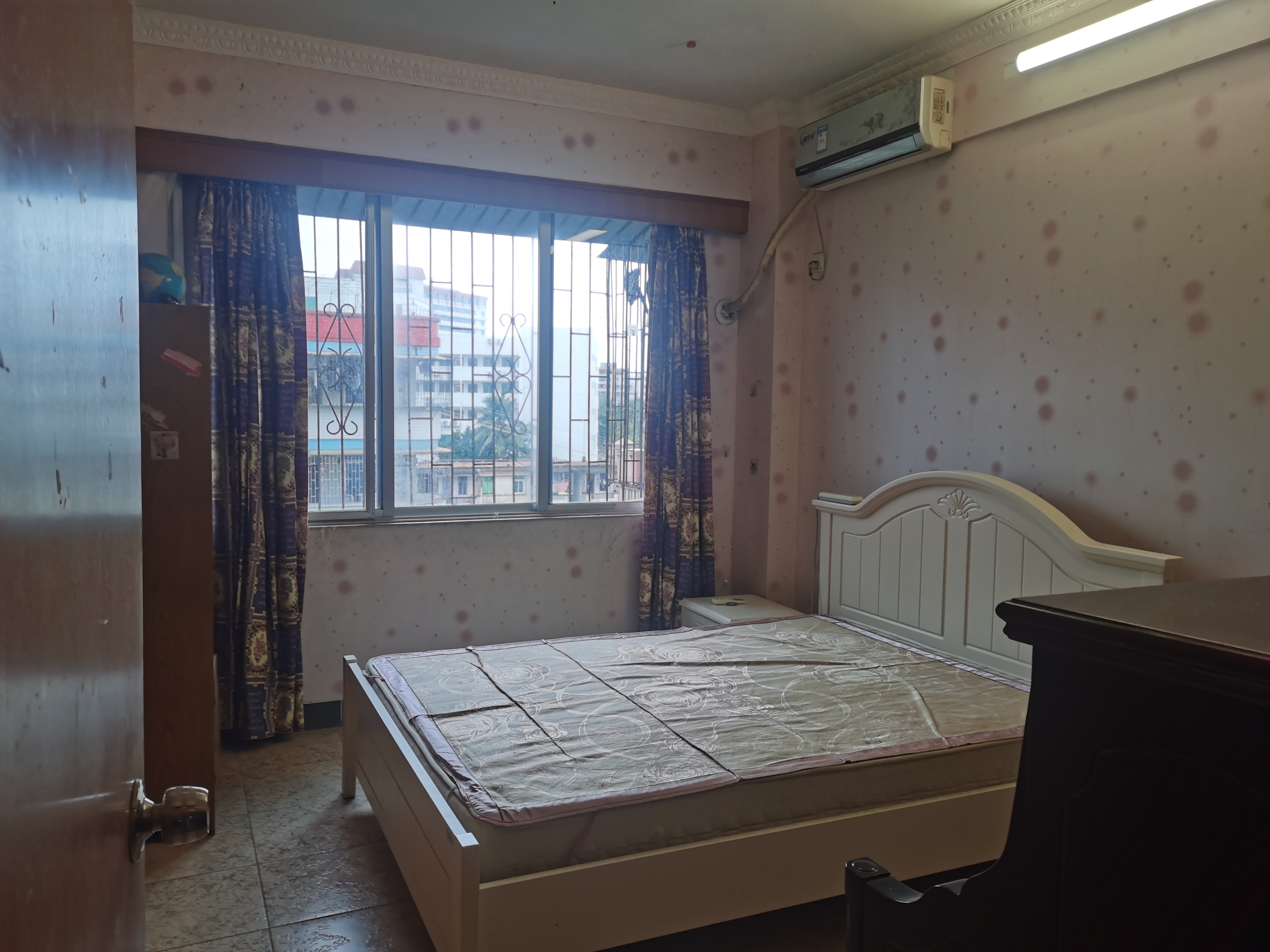 粮食局宿舍(海府路) 3室1厅1卫 2000.0元/月 粮食局宿舍(海府路) 3室1厅1卫 2000.0元/月室内图