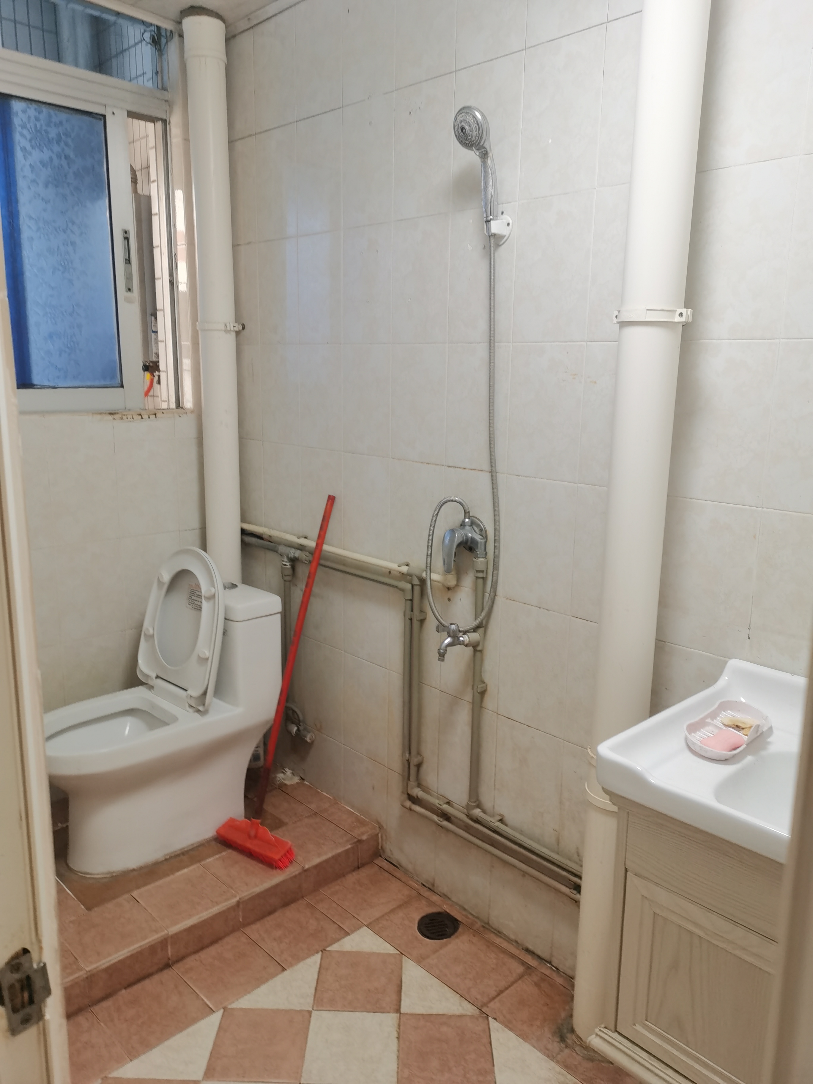 粮食局宿舍(海府路) 3室1厅1卫 2000.0元/月 粮食局宿舍(海府路) 3室1厅1卫 2000.0元/月室内图