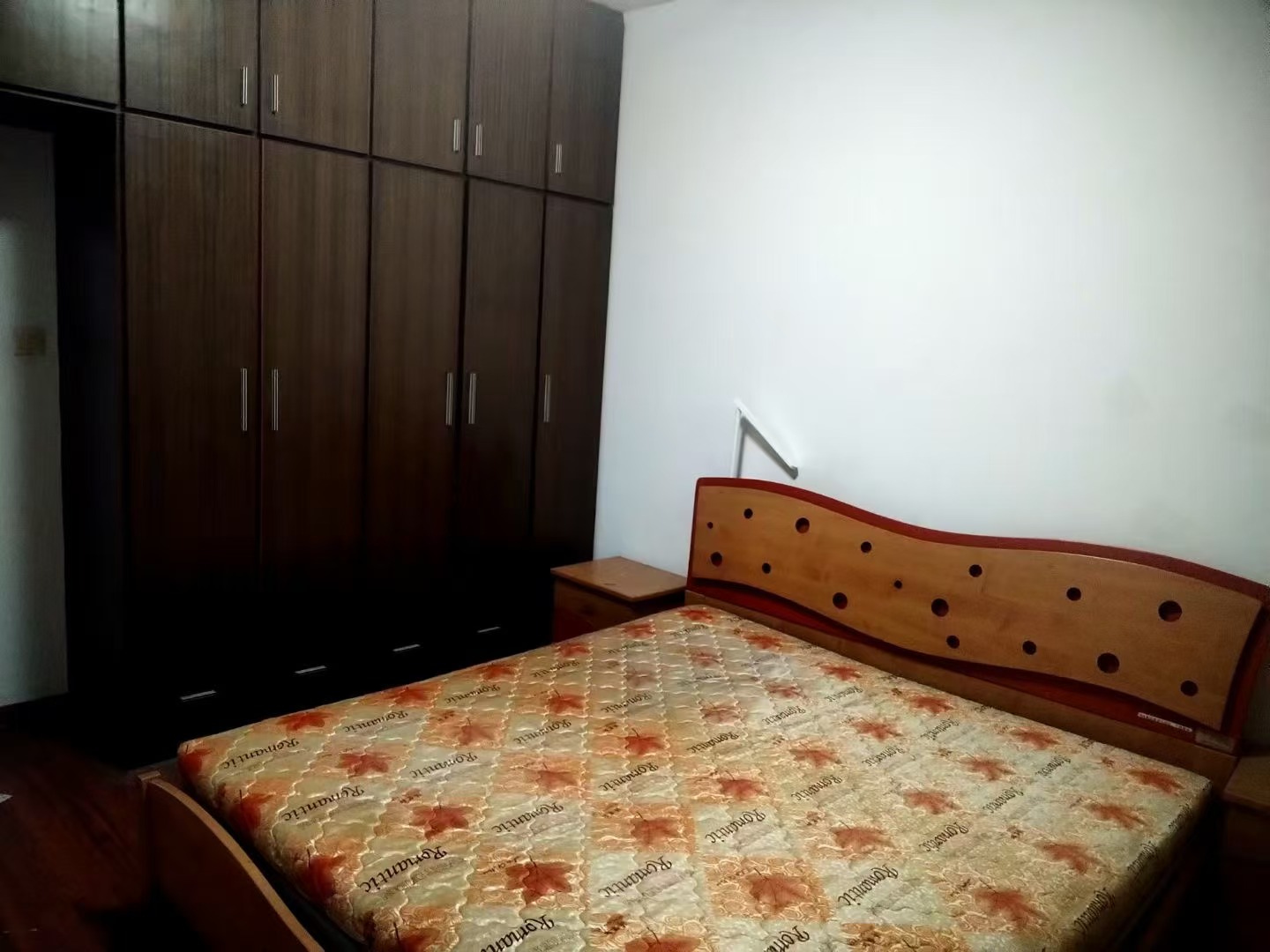 保利高尚小区 4室1厅1卫 1800.0元/月 保利高尚小区 4室1厅1卫 1800.0元/月室内图