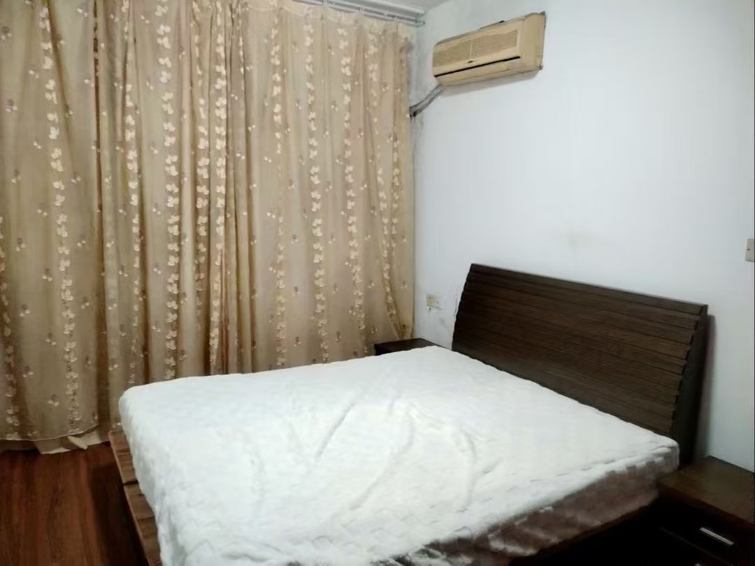 保利高尚小区 4室1厅1卫 1800.0元/月 保利高尚小区 4室1厅1卫 1800.0元/月室内图